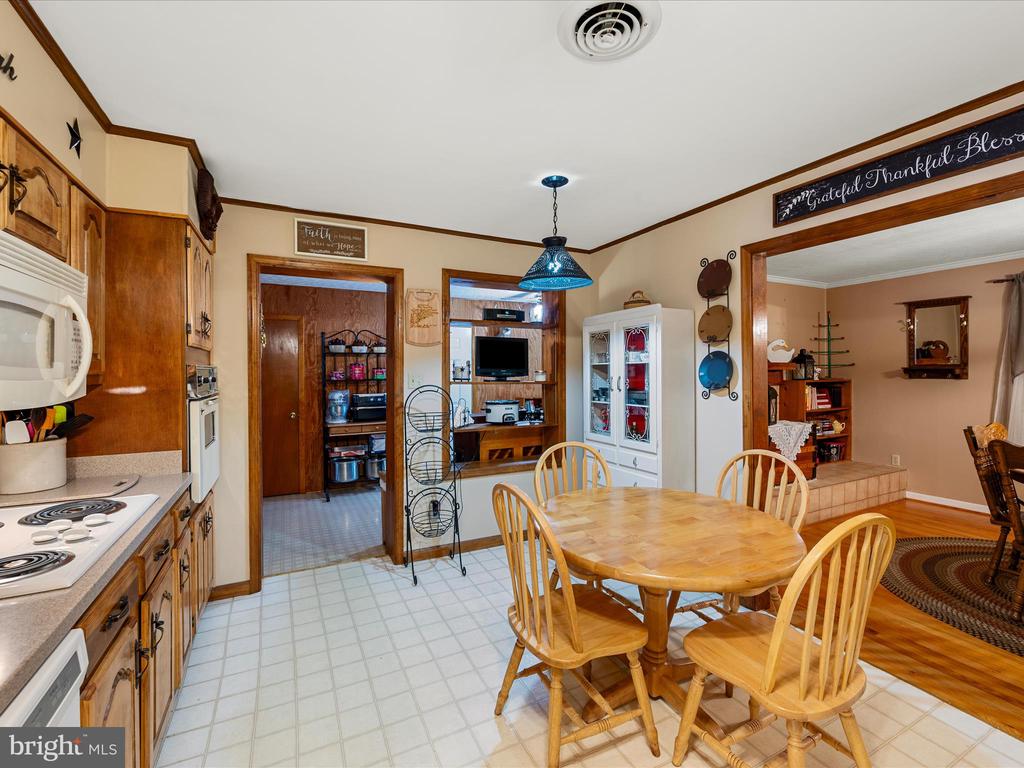 Winchester, Virginia, 22603, United States, 3 Bedrooms Bedrooms, ,3 BathroomsBathrooms,Residential,For Sale,1974619