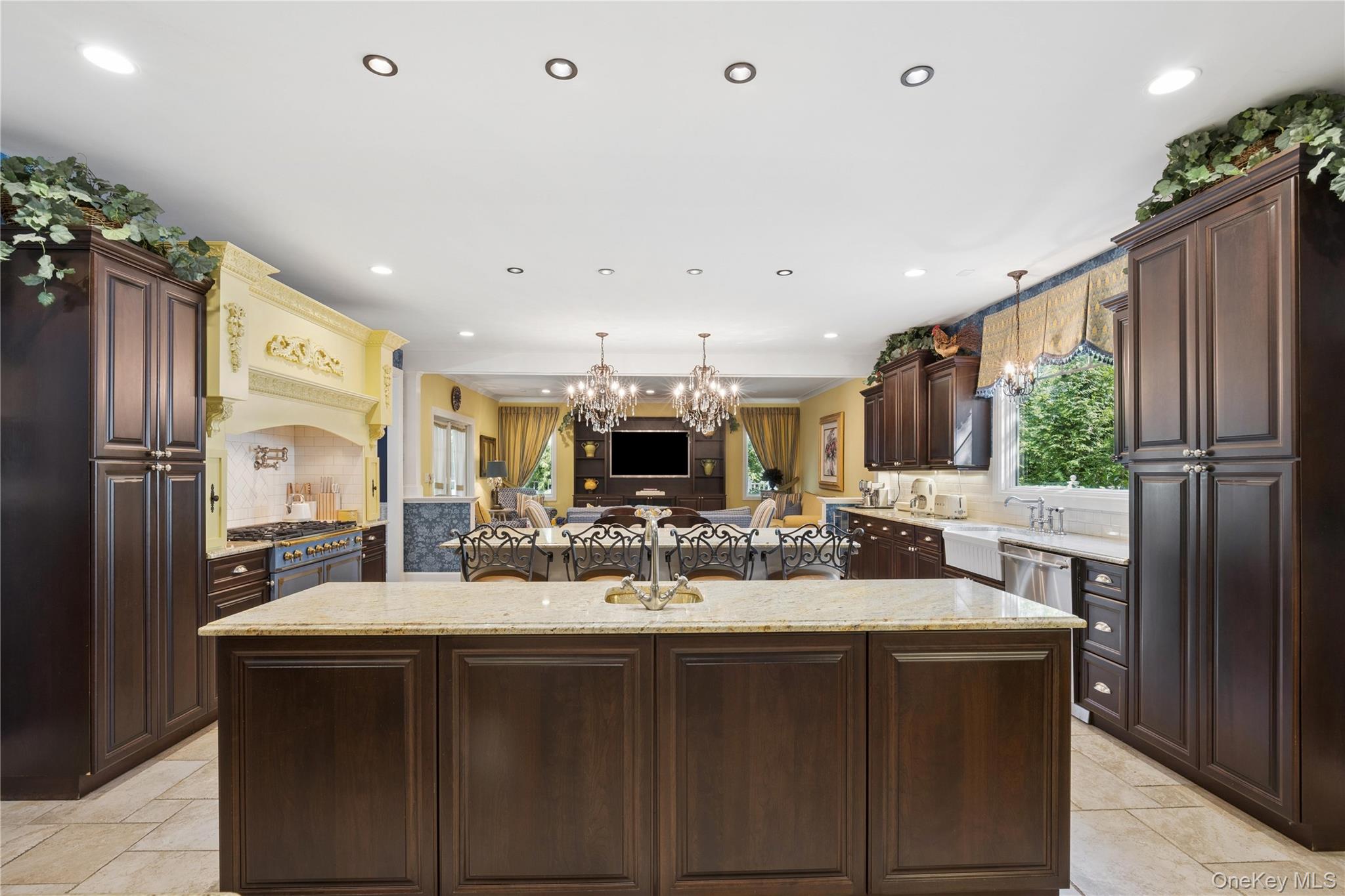  14 Esmond Avenue, Melville, NY, 11747 - 物件實景
