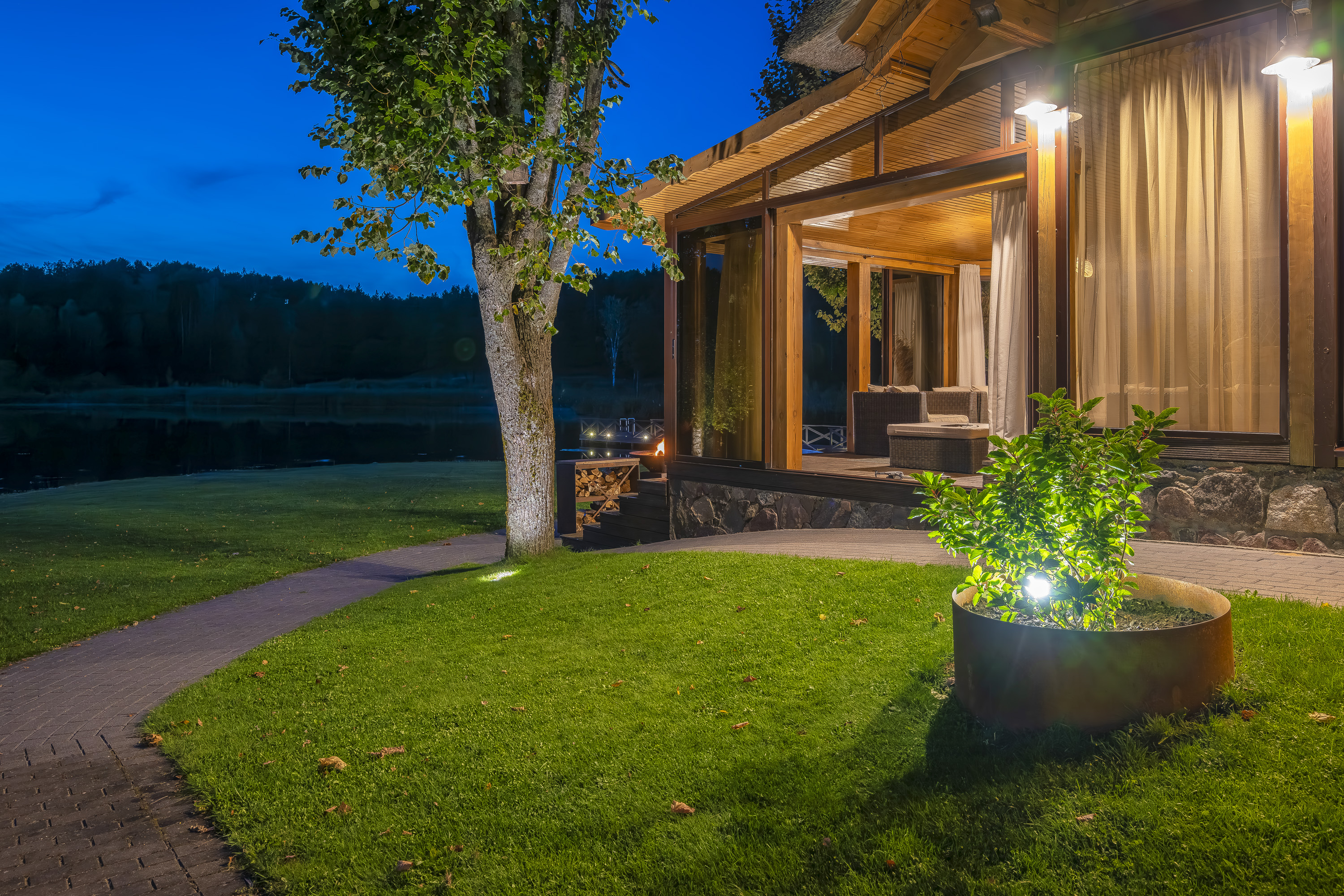  Romantic family homestead with a long lakeside - 物件實景