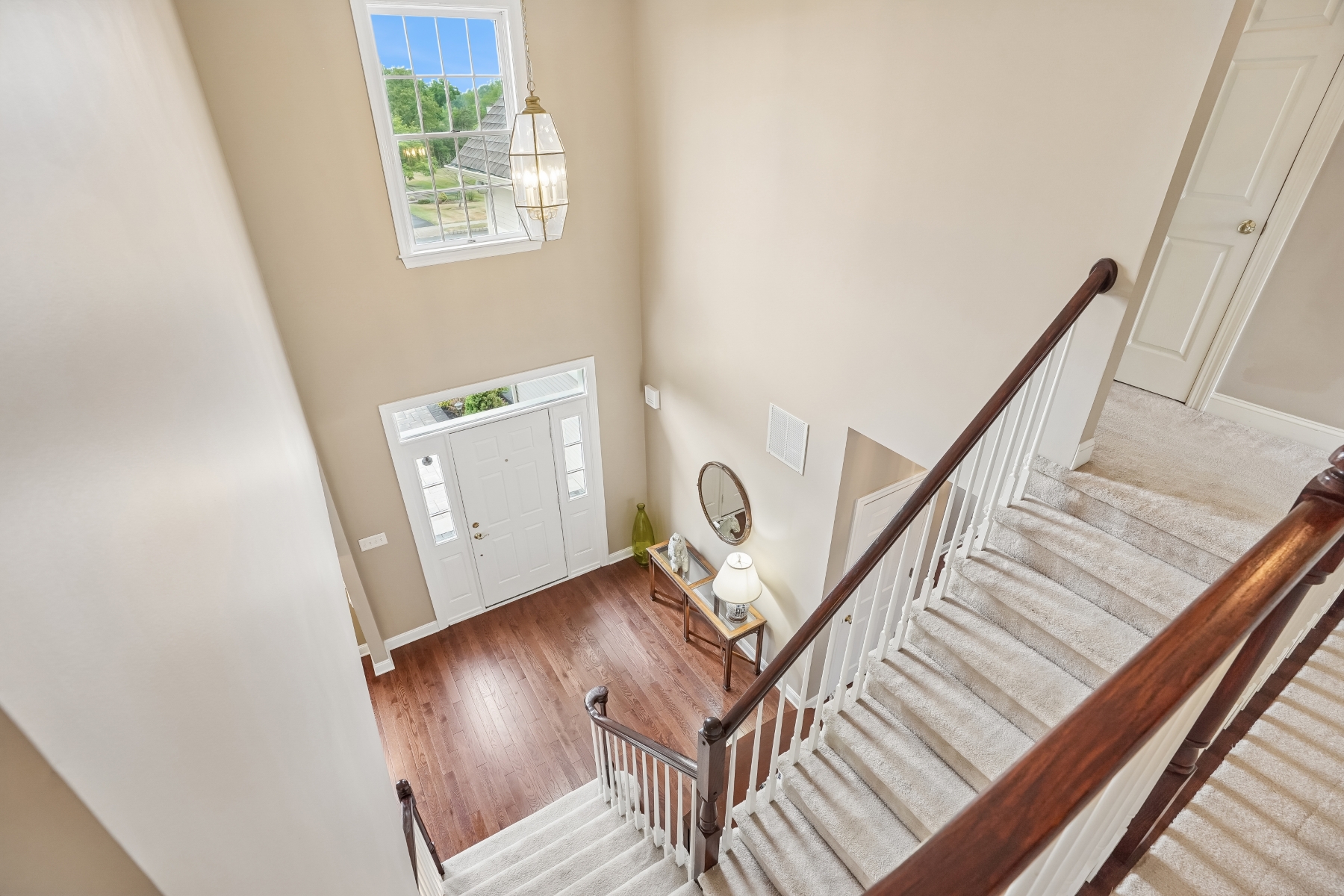  ?Staats Farm? Colonial Blends Classic Charm with Modern Updates - 物件實景