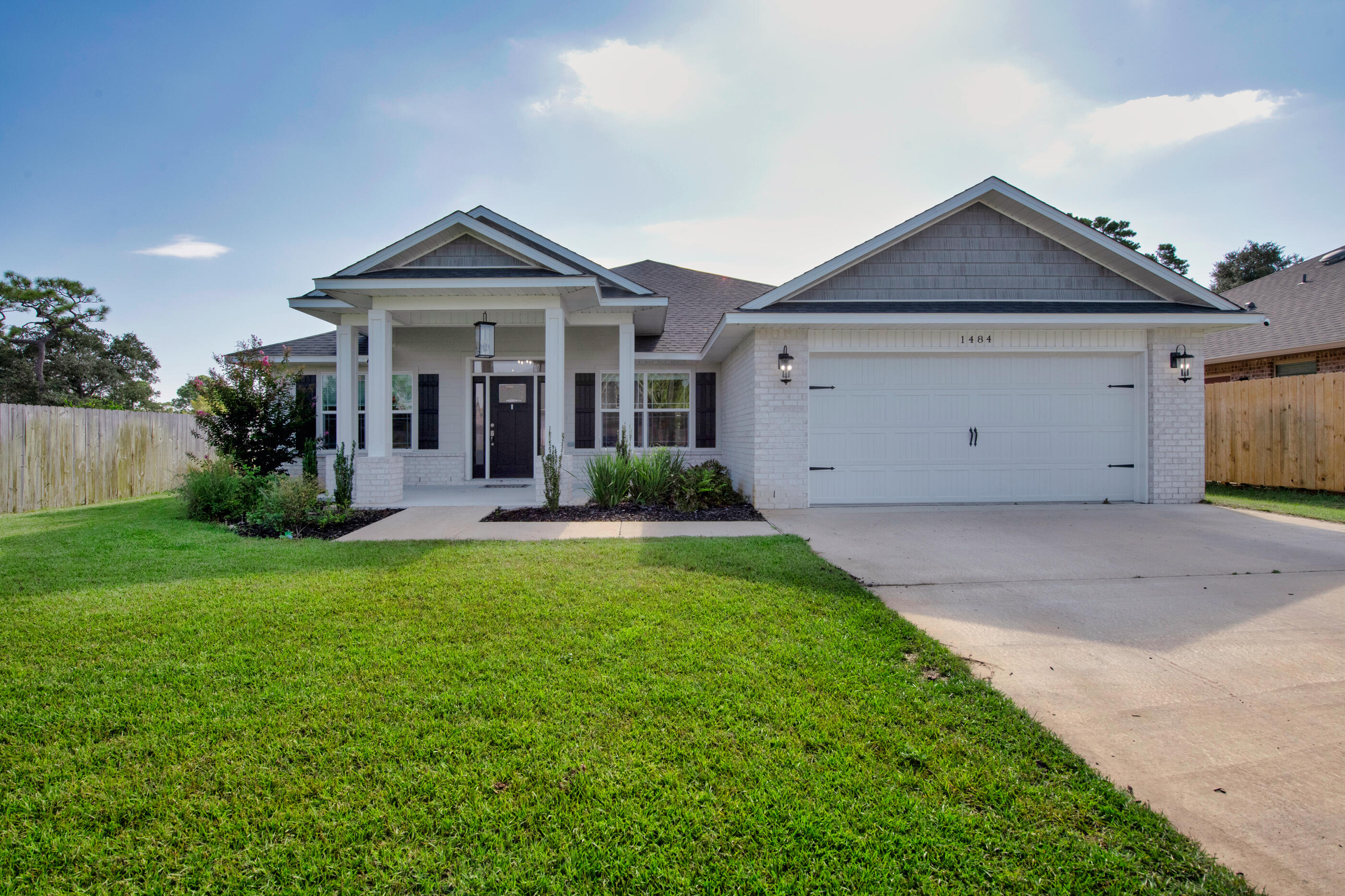 Gulf Breeze, Florida, 32563, United States, 5 Bedrooms Bedrooms, ,3 BathroomsBathrooms,Residential,For Sale,1950395