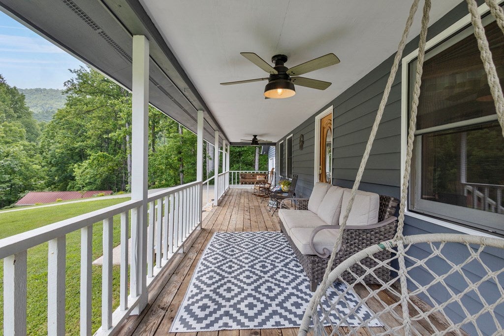 Hayesville, North Carolina, 28904, United States, 4 Bedrooms Bedrooms, ,2 BathroomsBathrooms,Residential,For Sale,1871296