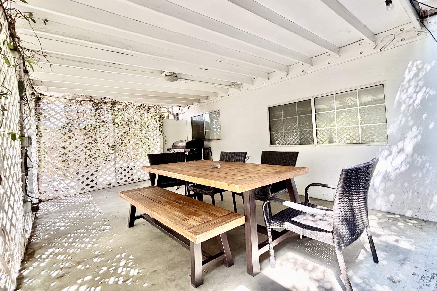  6041 Cleon Avenue - 物件實景