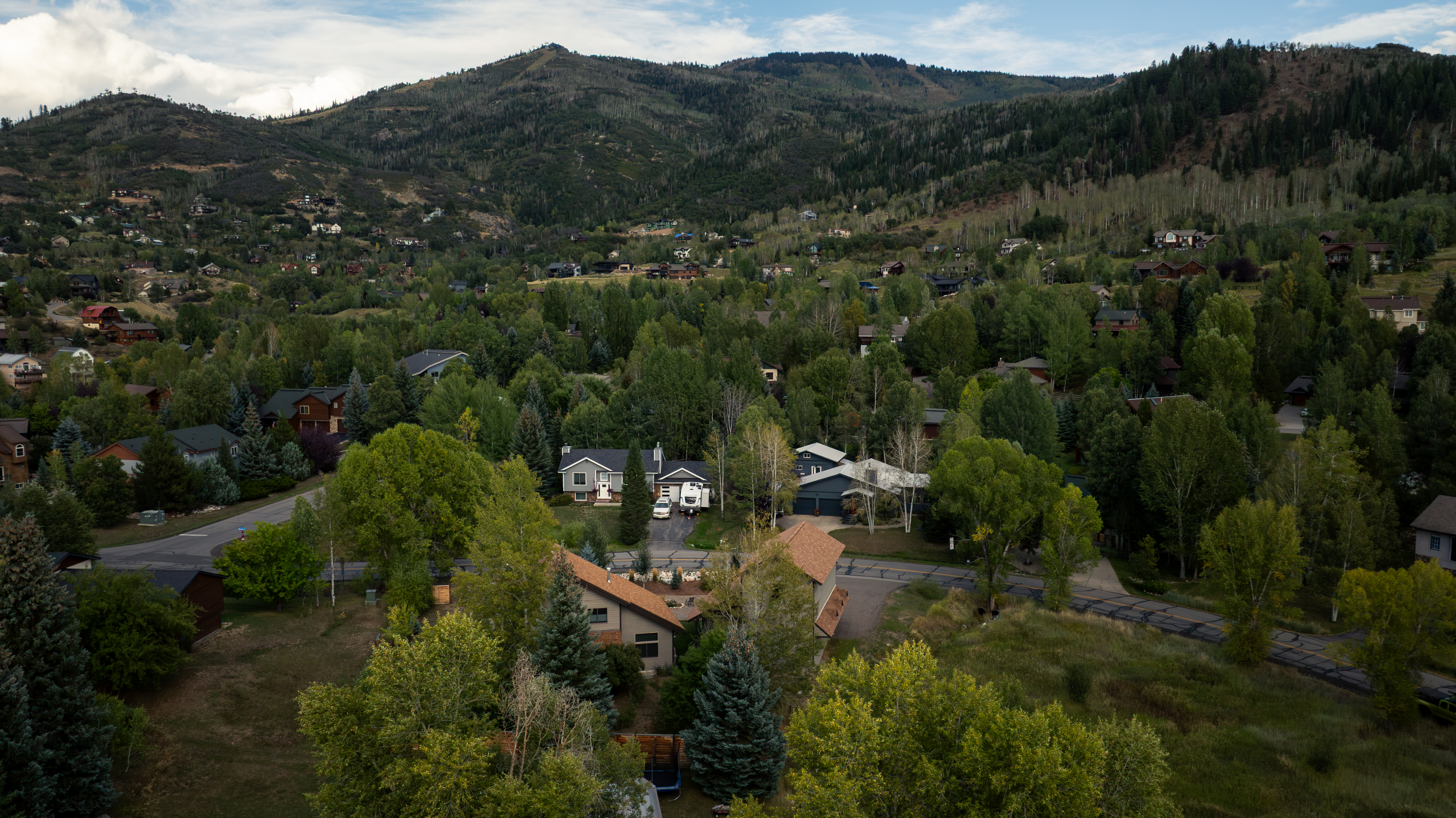  Location Defines Value, And This Mountain Property Delivers - 物件實景