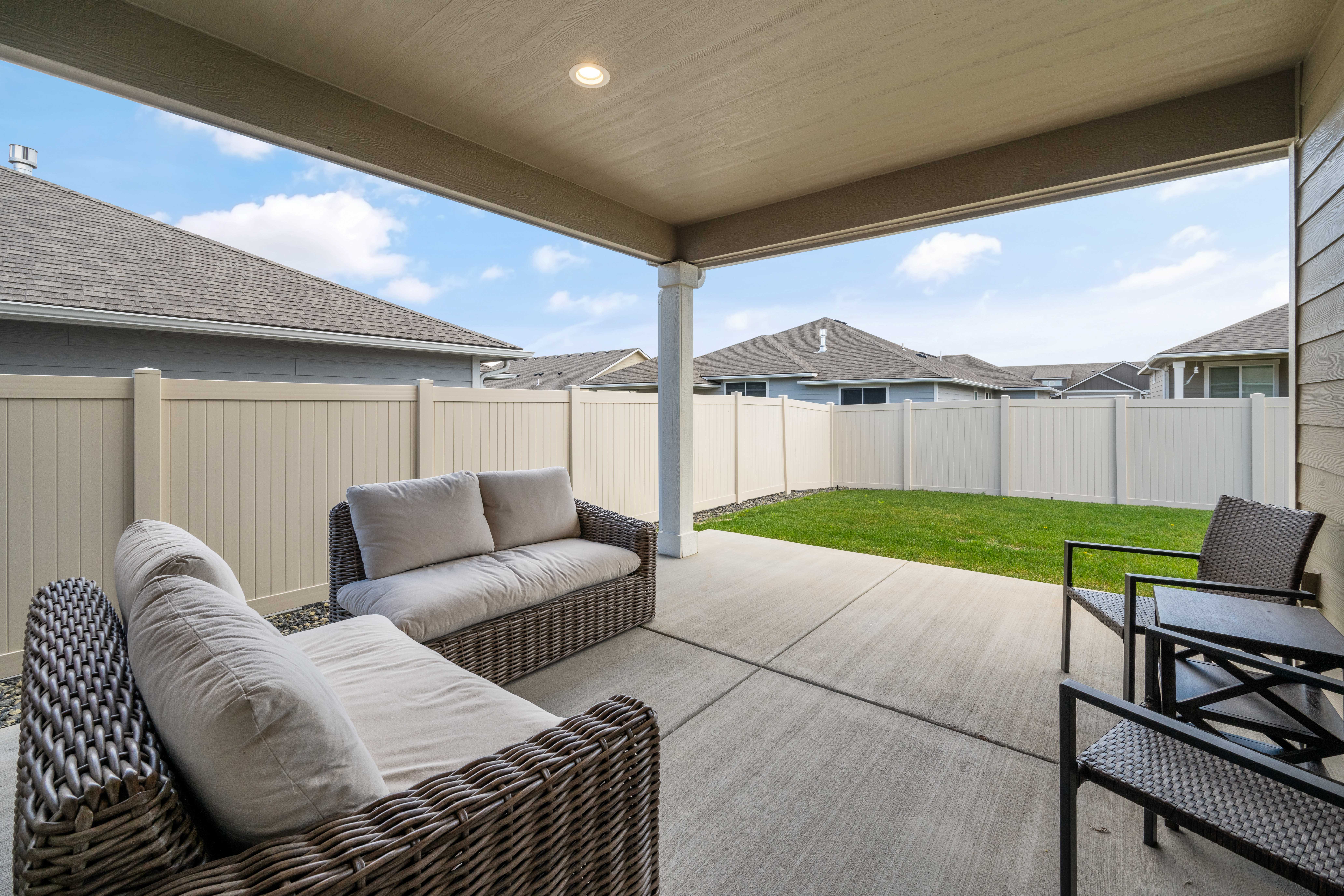  55+ Low Maintenance Living - 物件實景