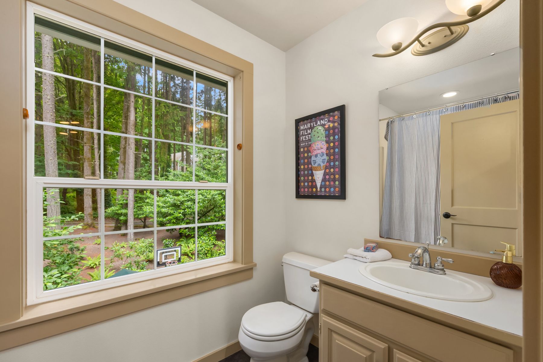  5249 Rose Ave NE, Bainbridge Island, WA 98110 - 物件實景
