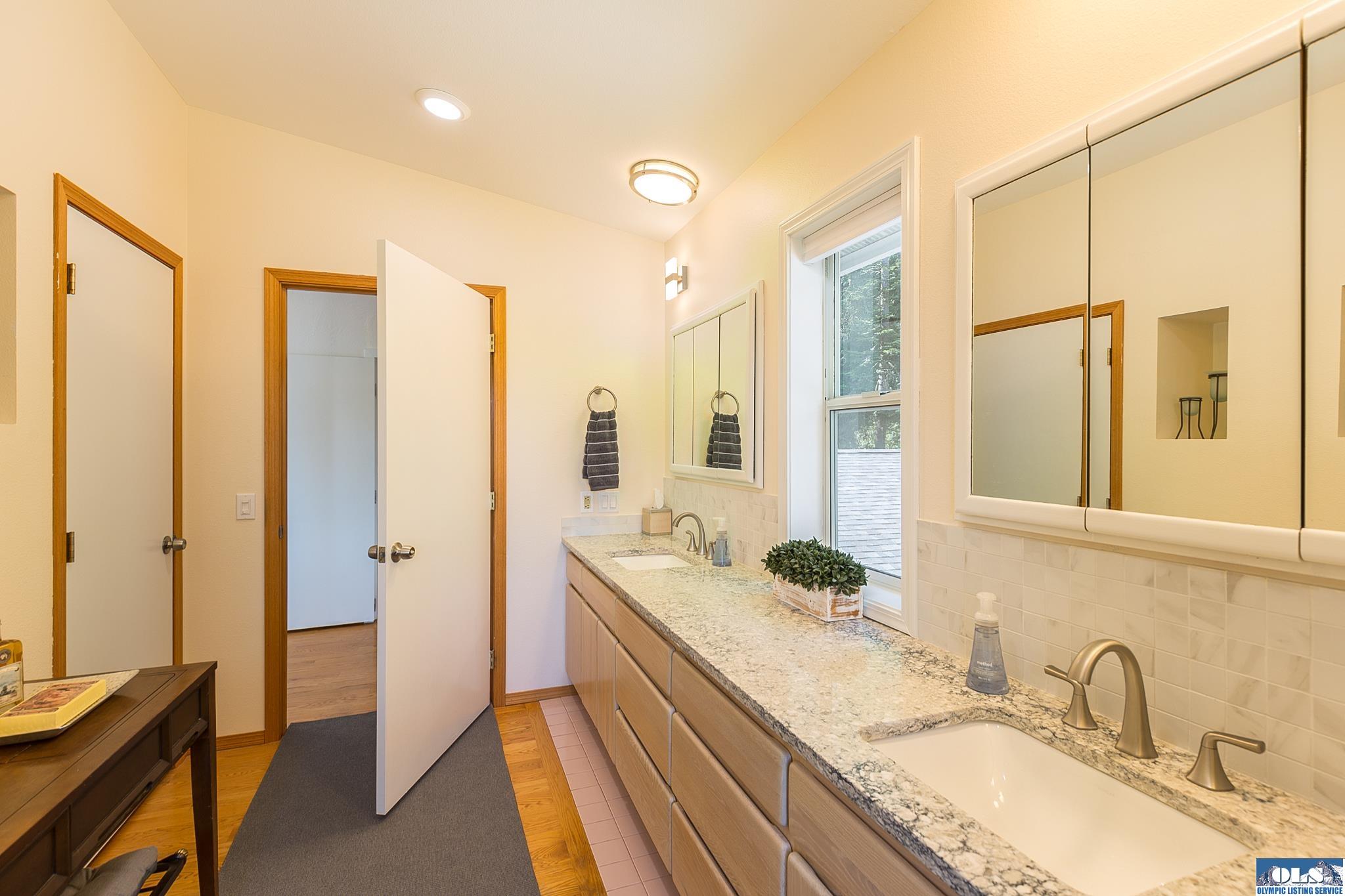 Port Angeles, Washington, 98363, United States, 4 Bedrooms Bedrooms, ,5 BathroomsBathrooms,Residential,For Sale,1905909