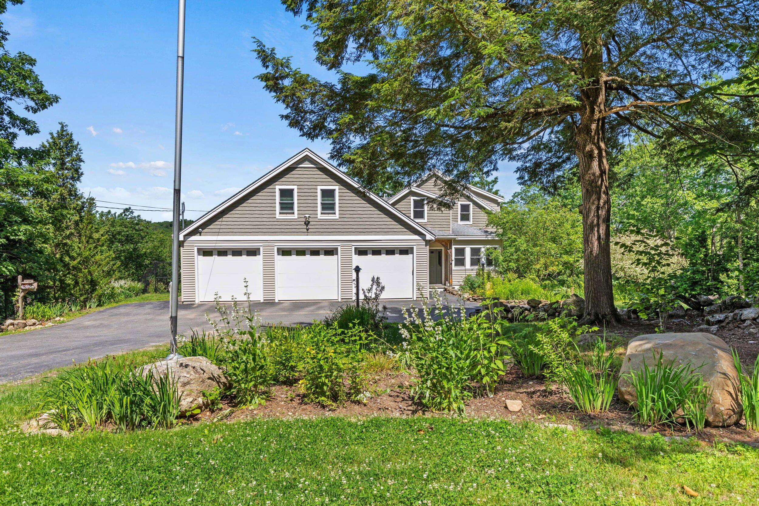 Windham, Maine, 04062, United States, 3 Bedrooms Bedrooms, ,4 BathroomsBathrooms,Residential,For Sale,1937682