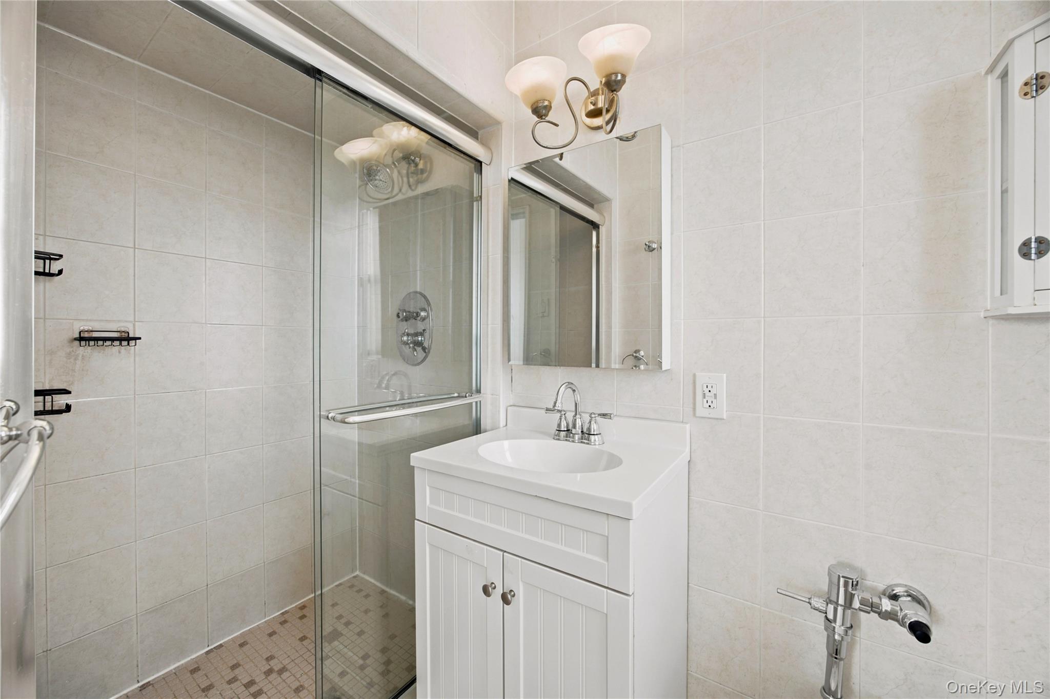  72-10 112 Street, Forest Hills, NY, 11375 - 物件實景