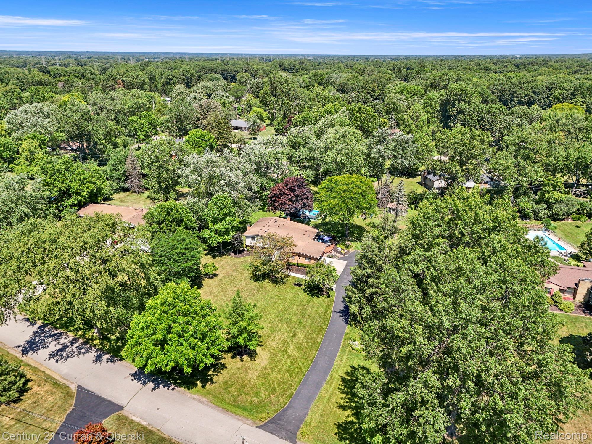 Canton Charter Township, Michigan, 48188, United States, 5 Bedrooms Bedrooms, ,3 BathroomsBathrooms,Residential,For Sale,1904333