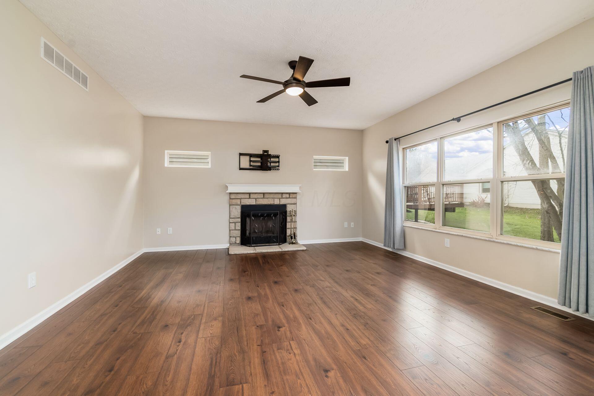 Powell, Ohio, 43065, United States, 4 Bedrooms Bedrooms, ,4 BathroomsBathrooms,Residential,For Sale,2003510