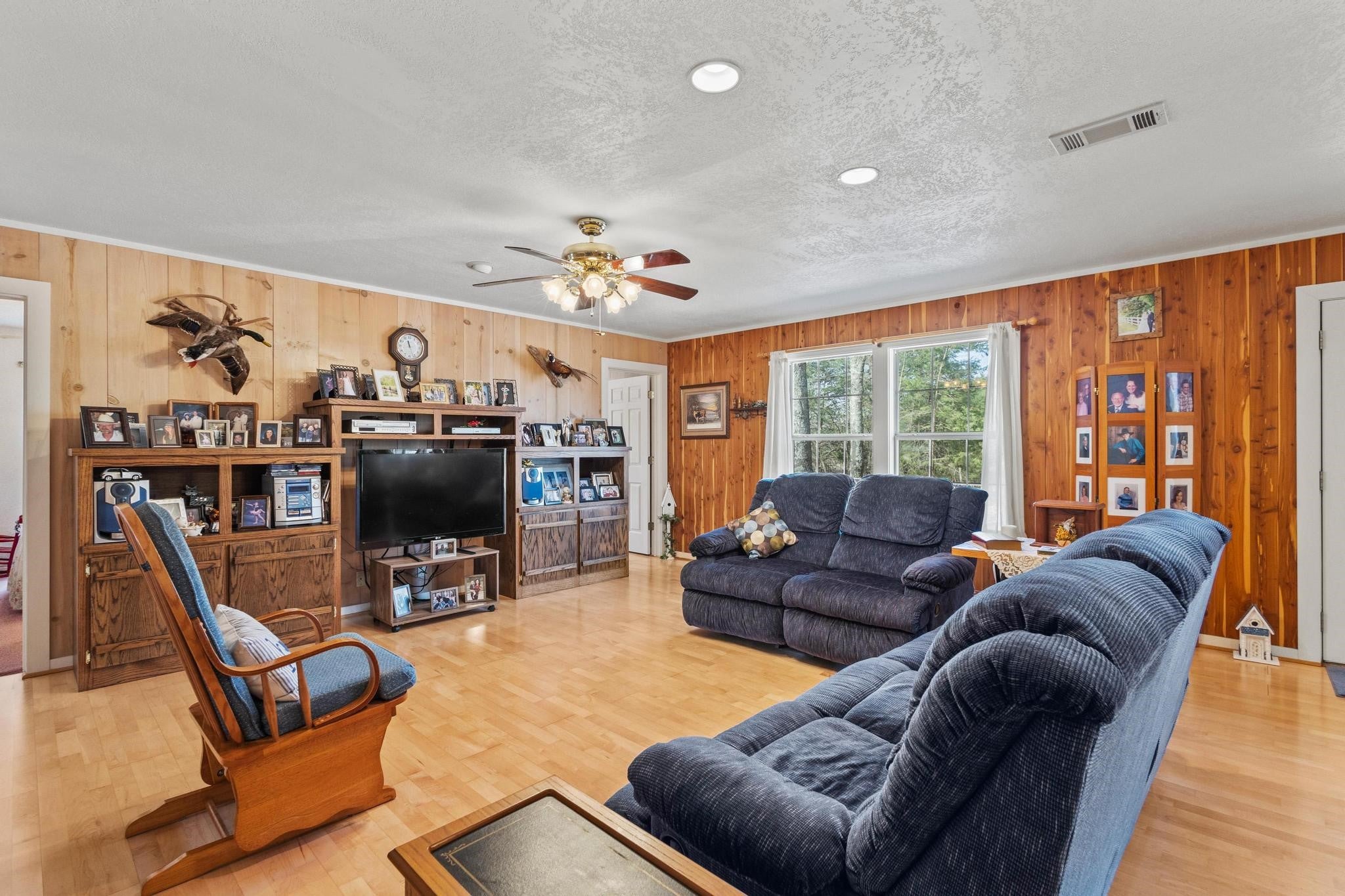 Ivanhoe, Texas, 75447, United States, 3 Bedrooms Bedrooms, ,2 BathroomsBathrooms,Residential,For Sale,1974689