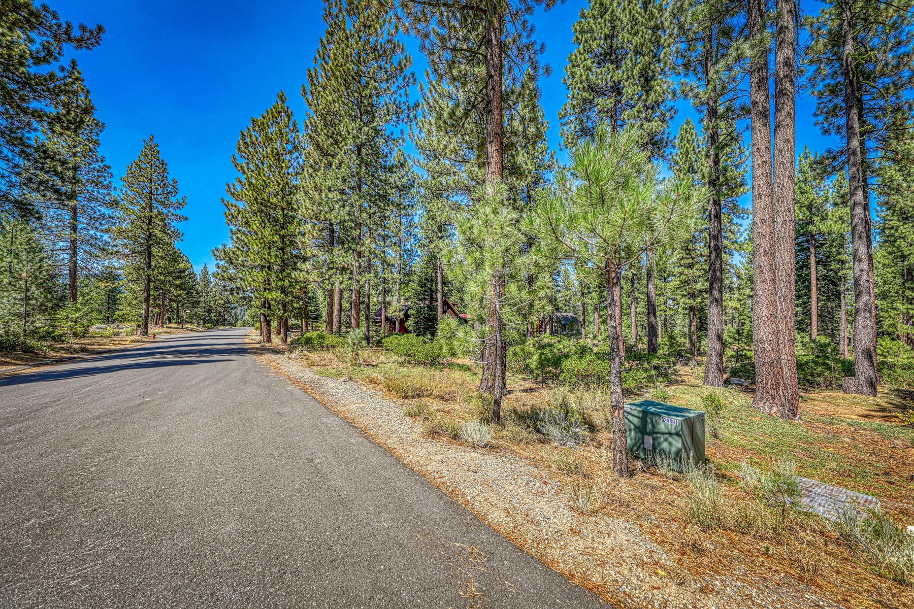  Gorgeous .63 acre Homesite in Truckee