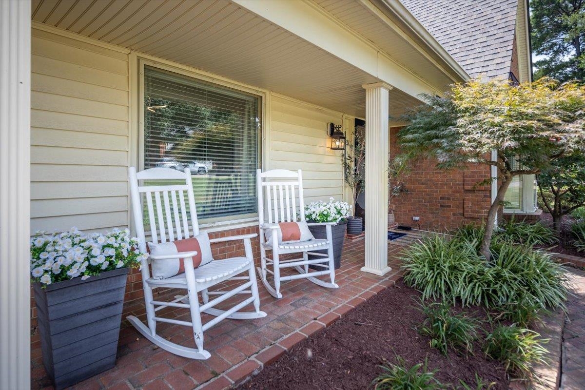 Collierville, Tennessee, 38017, United States, 4 Bedrooms Bedrooms, ,2 BathroomsBathrooms,Residential,For Sale,1911885