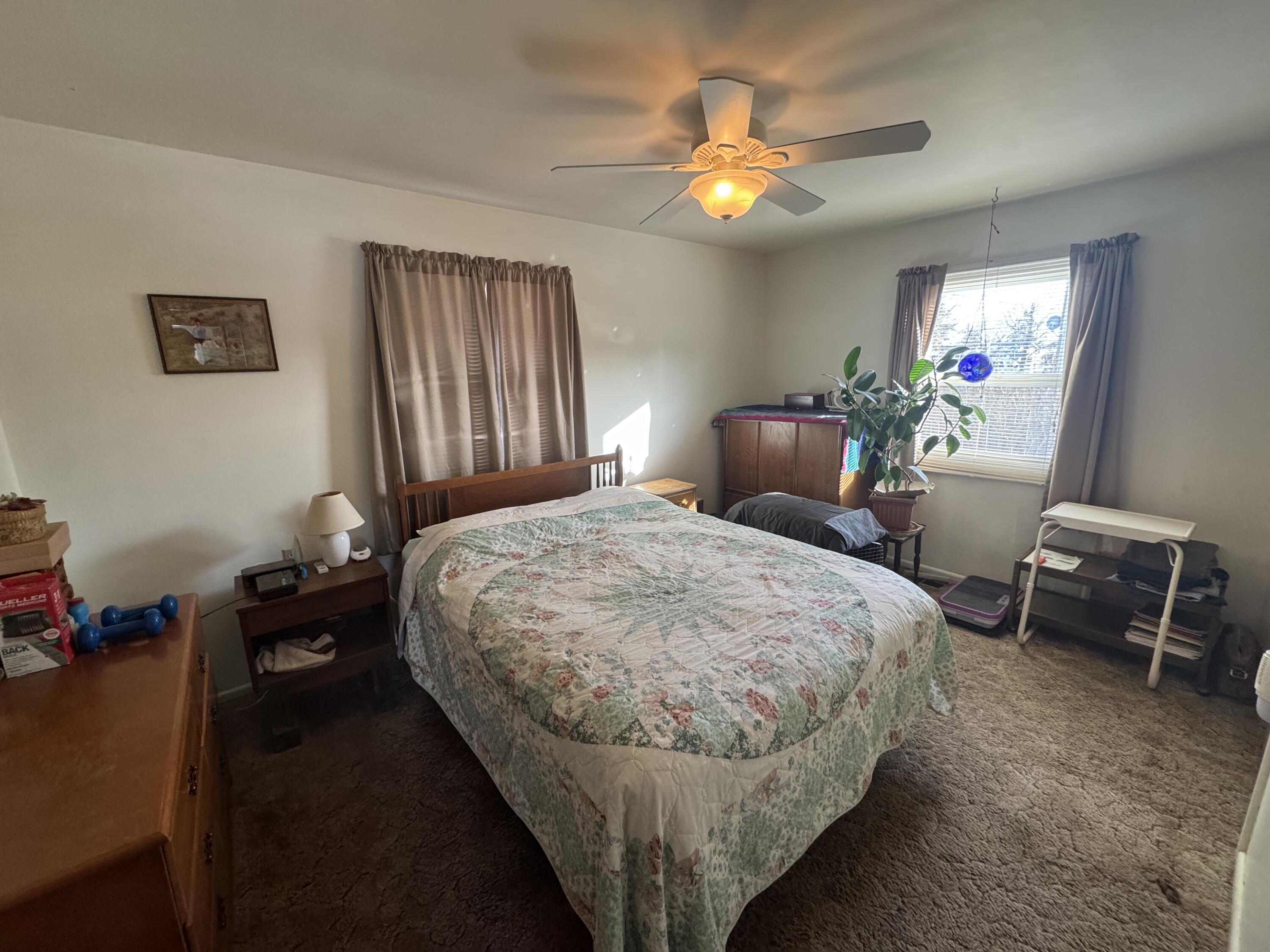 Redmond, Oregon, 97756, United States, 2 Bedrooms Bedrooms, ,1 BathroomBathrooms,Residential,For Sale,2008115