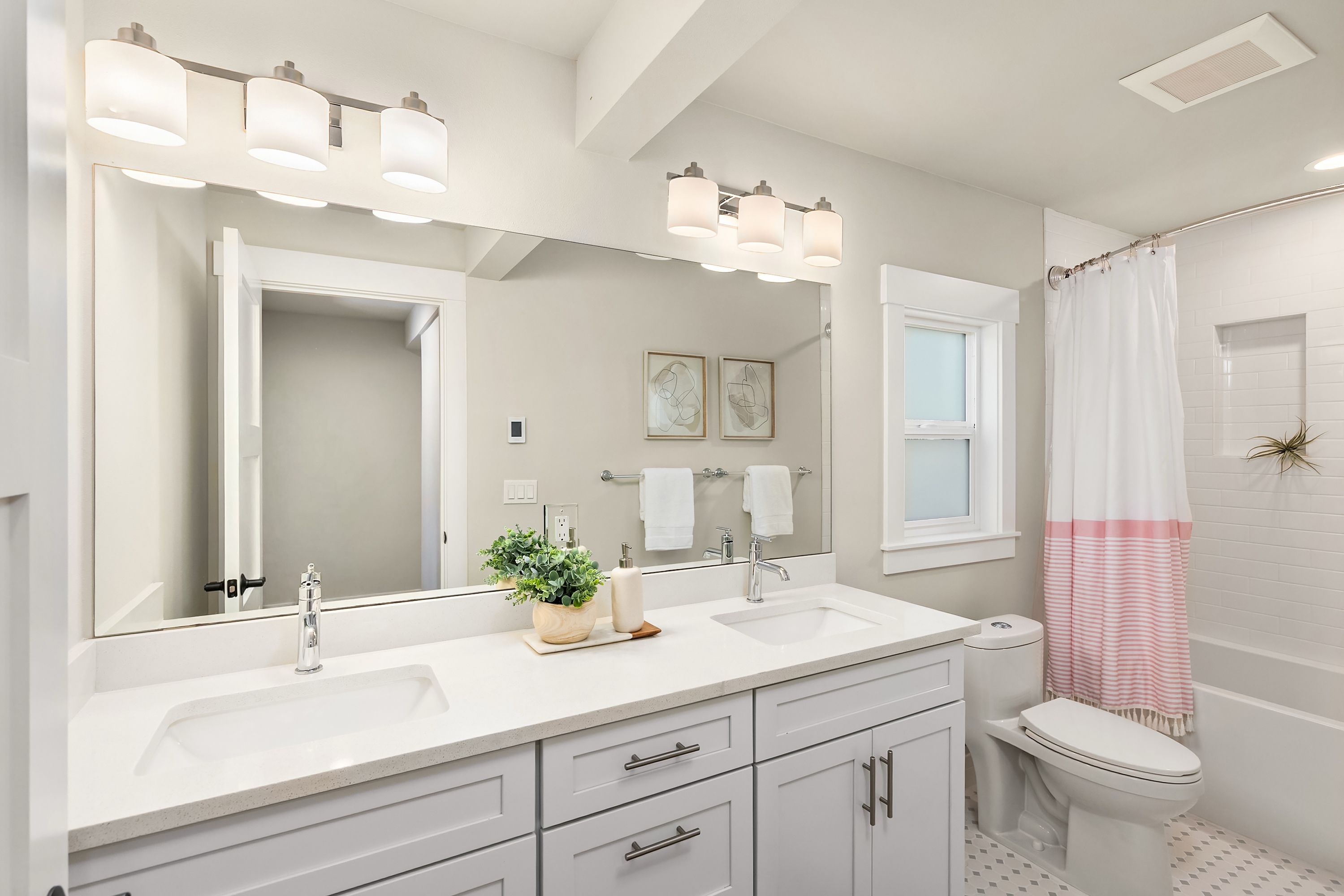  689 Pierce Court Northwest, Bainbridge Island, WA 98110 - 物件實景