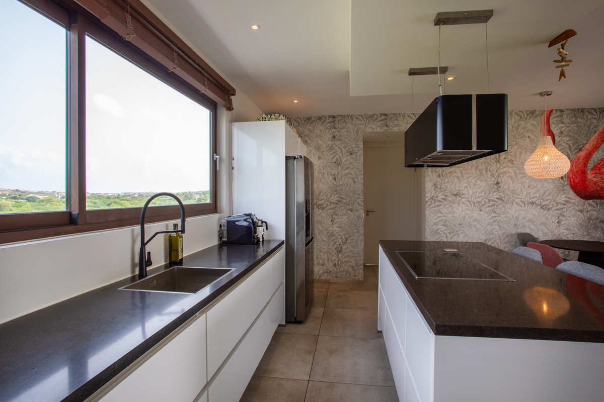 Jan Sofat, CW, 2 Bedrooms Bedrooms, ,2 BathroomsBathrooms,Residential,For Sale,1752587
