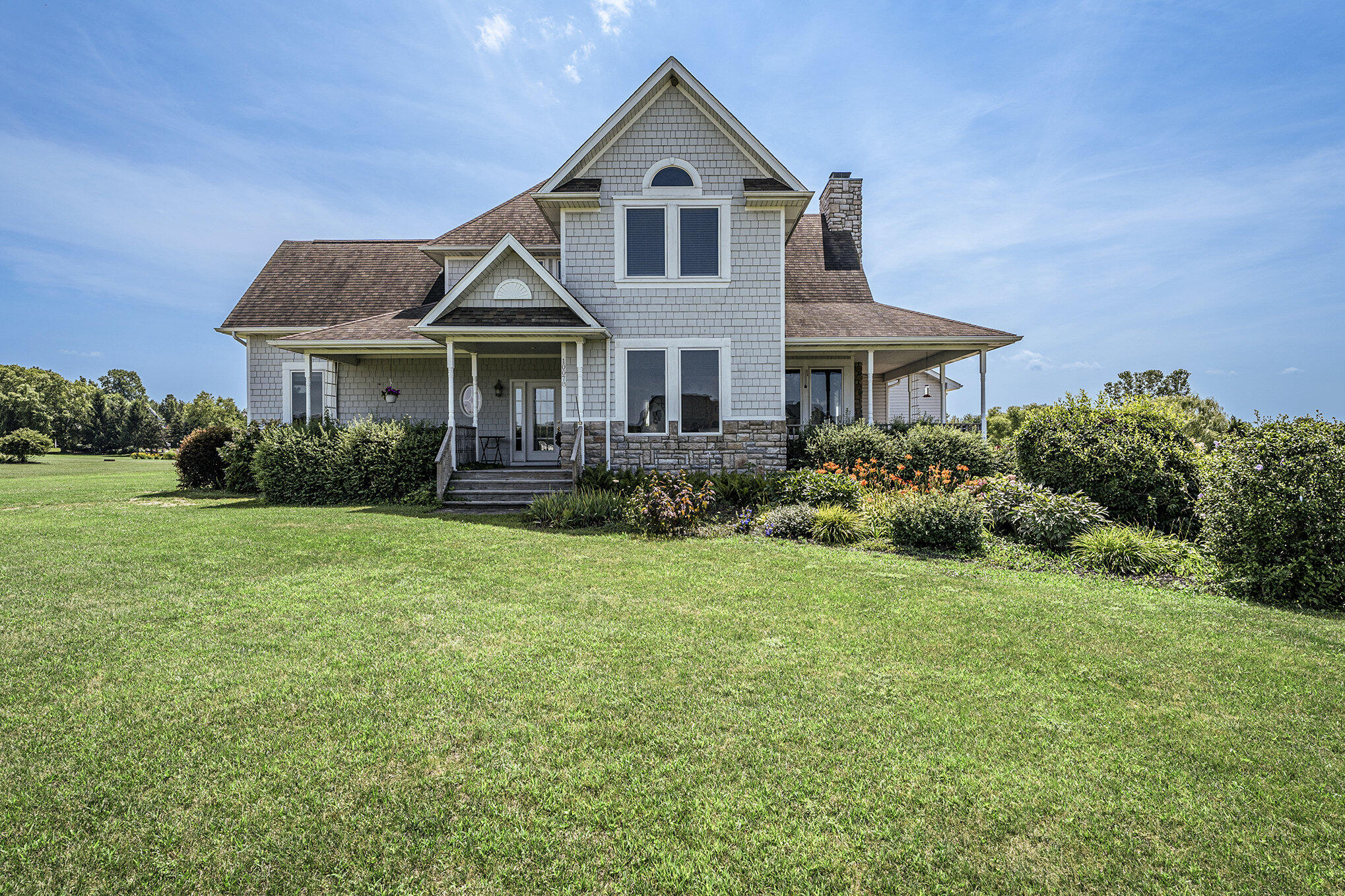 La Porte, Indiana, 46350, United States, 3 Bedrooms Bedrooms, ,3 BathroomsBathrooms,Residential,For Sale,1990214