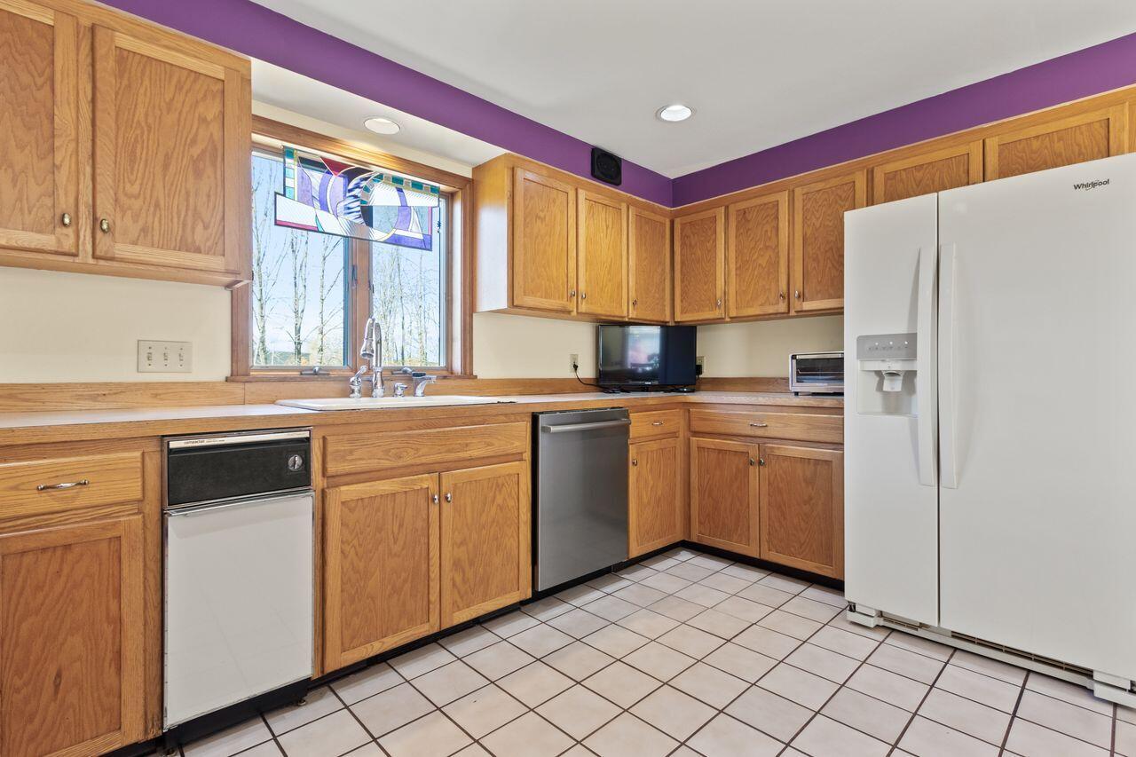 Portland, Maine, 04103, United States, 3 Bedrooms Bedrooms, ,3 BathroomsBathrooms,Residential,For Sale,1988011