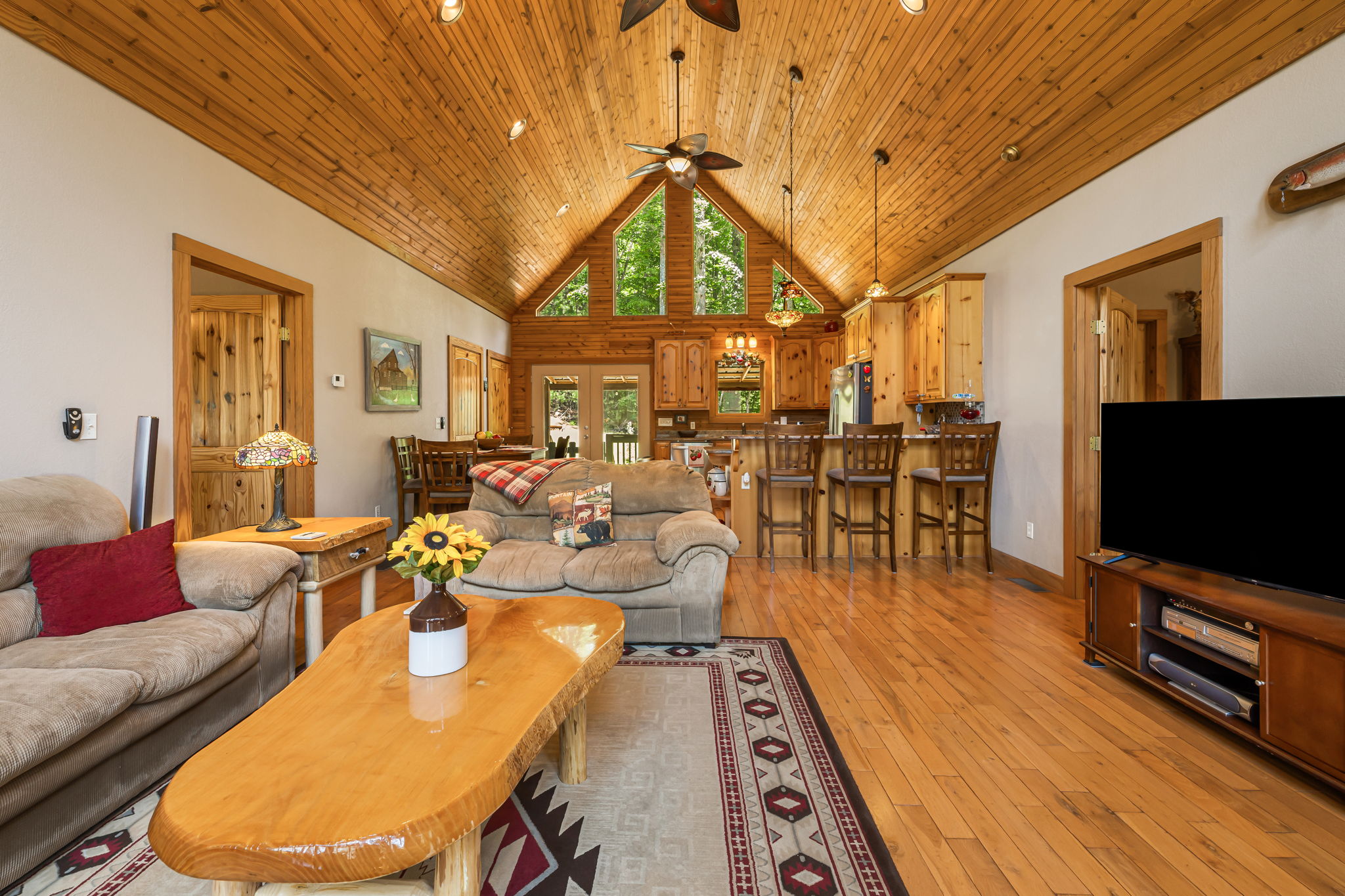 Burnsville, North Carolina, 28714, United States, 2 Bedrooms Bedrooms, ,Residential,For Sale,1931797