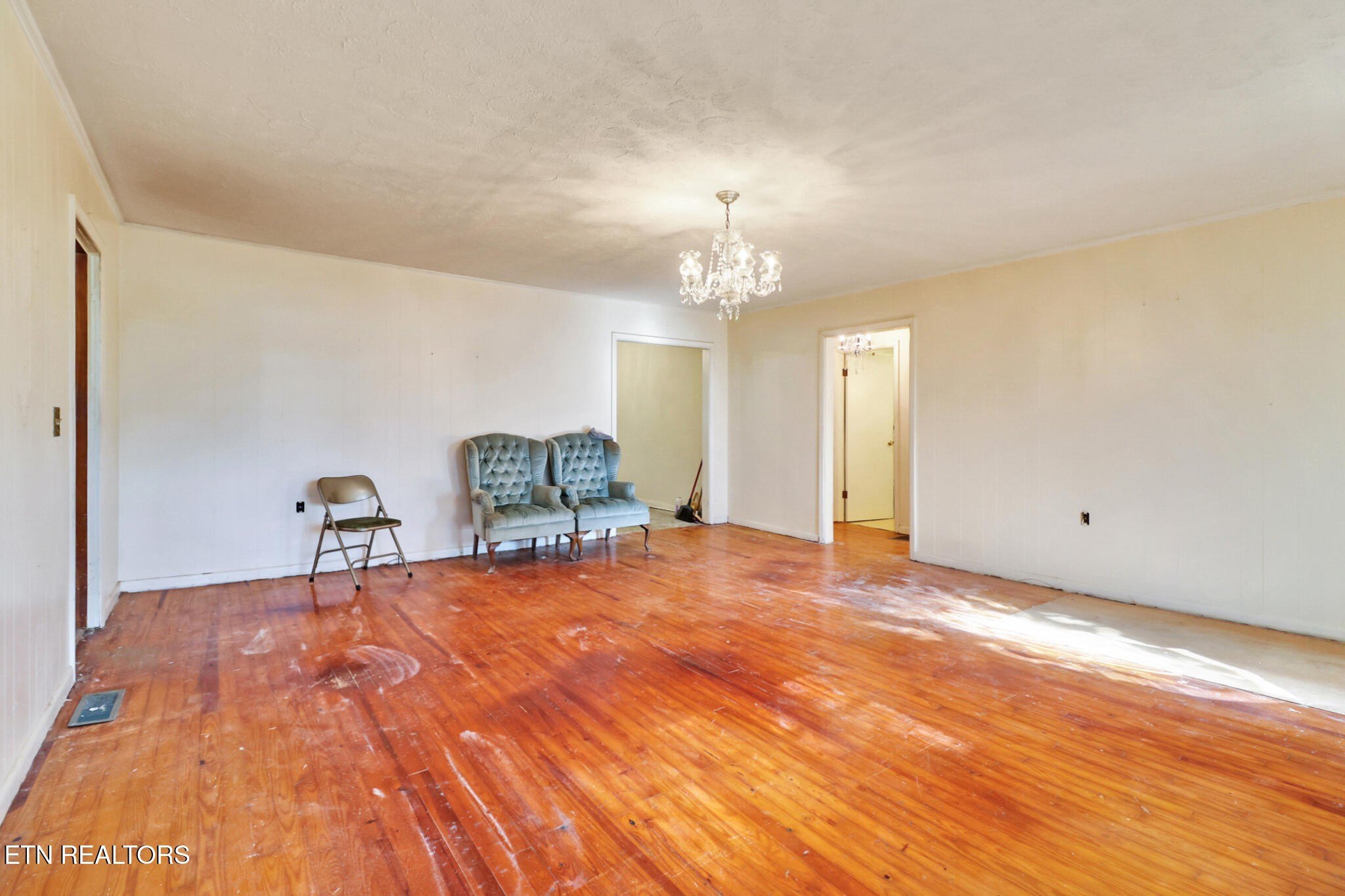 Crossville, Tennessee, 38555, United States, 2 Bedrooms Bedrooms, ,1 BathroomBathrooms,Residential,For Sale,1982388