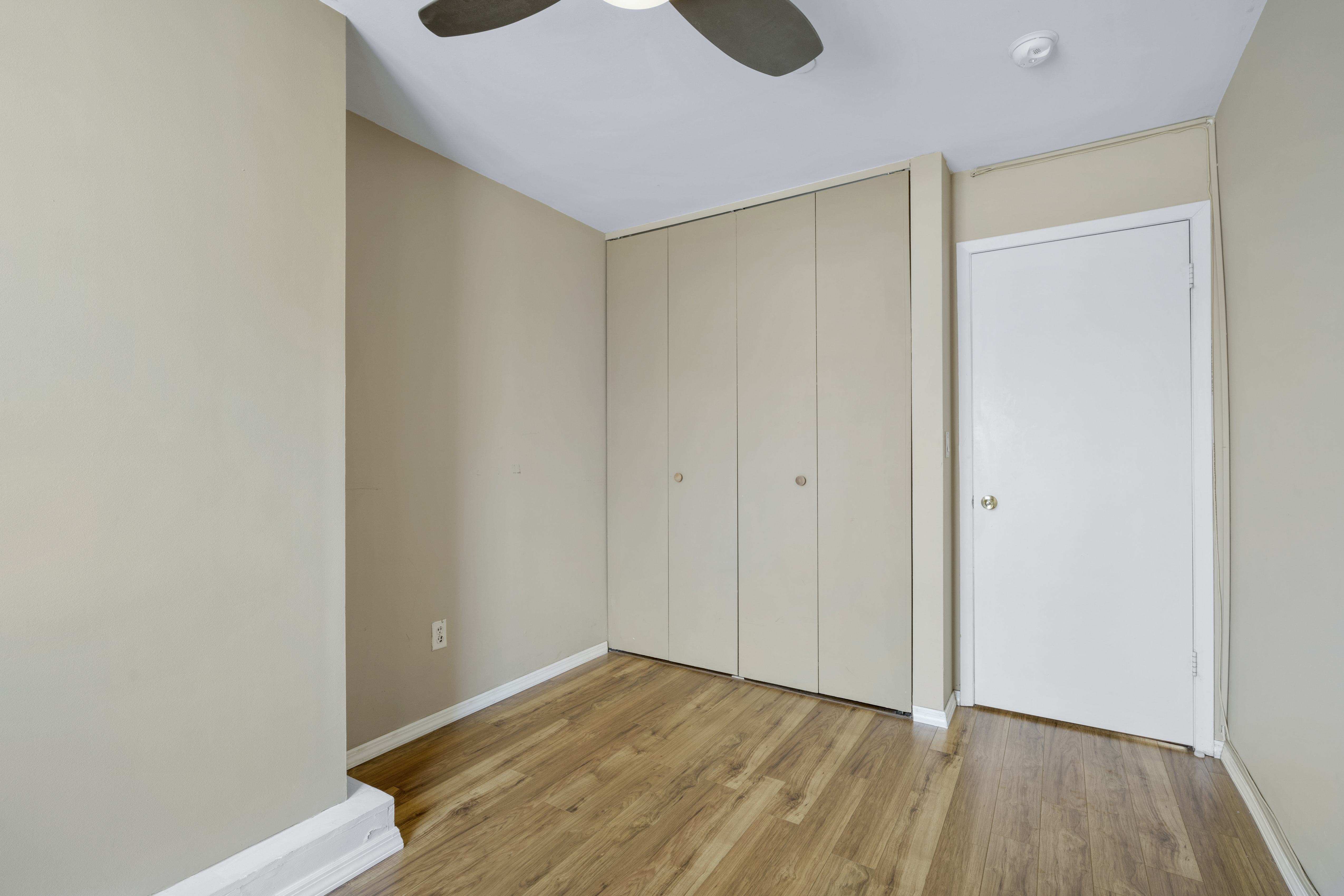  Two-Level Townhouse in White Plains - 物件實景