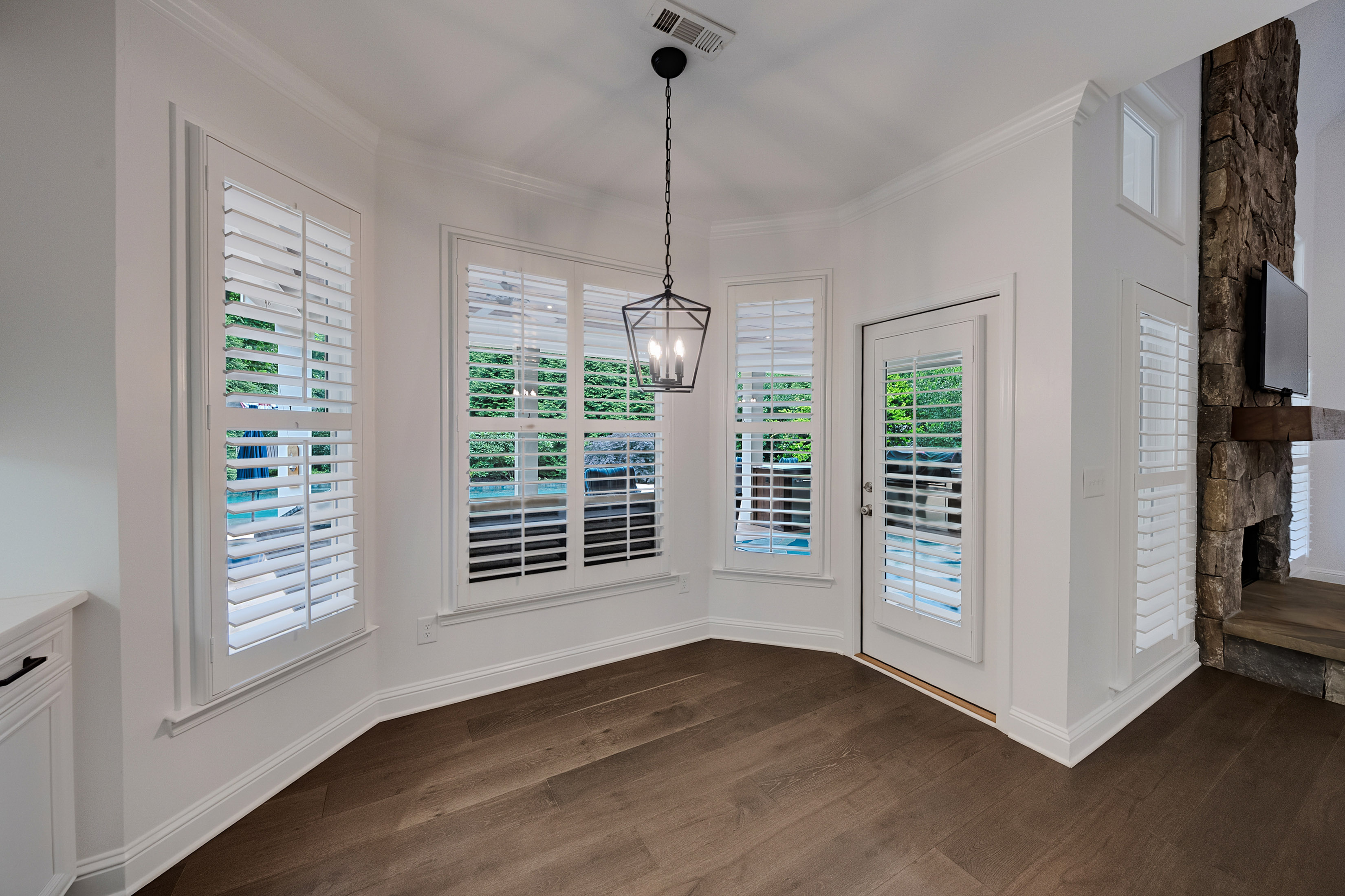  Stunning Craftsman-Style Home Featuring a Desirable Primary Suite on Main Level - 物件實景