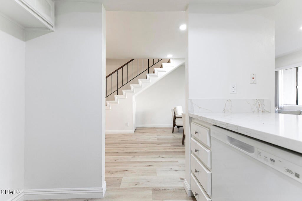 Glendale, California, 91205, United States, 3 Bedrooms Bedrooms, ,2 BathroomsBathrooms,Residential,For Sale,1938623