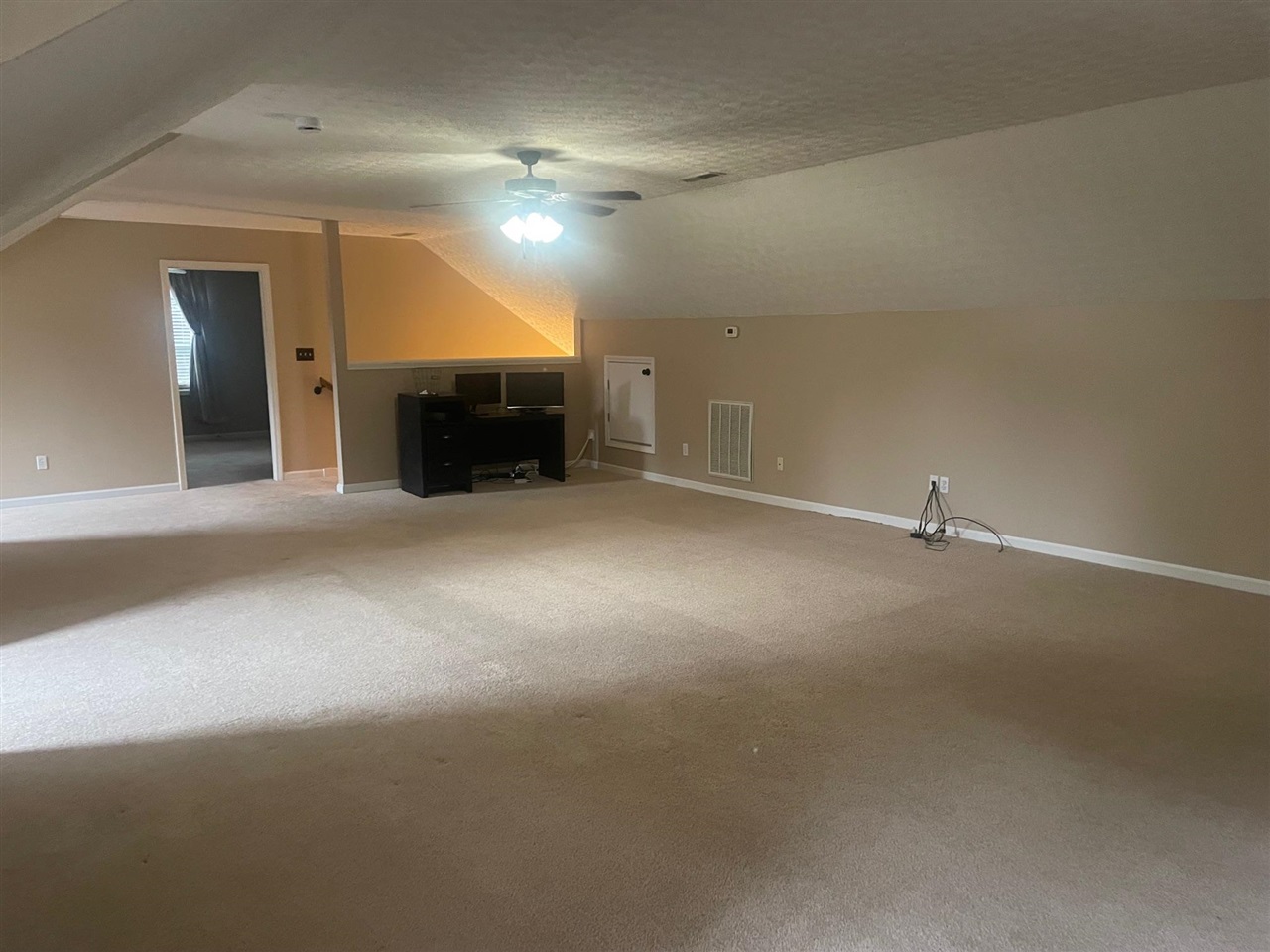 Bowling Green, Kentucky, 42104, United States, 4 Bedrooms Bedrooms, ,5 BathroomsBathrooms,Residential,For Sale,1971353