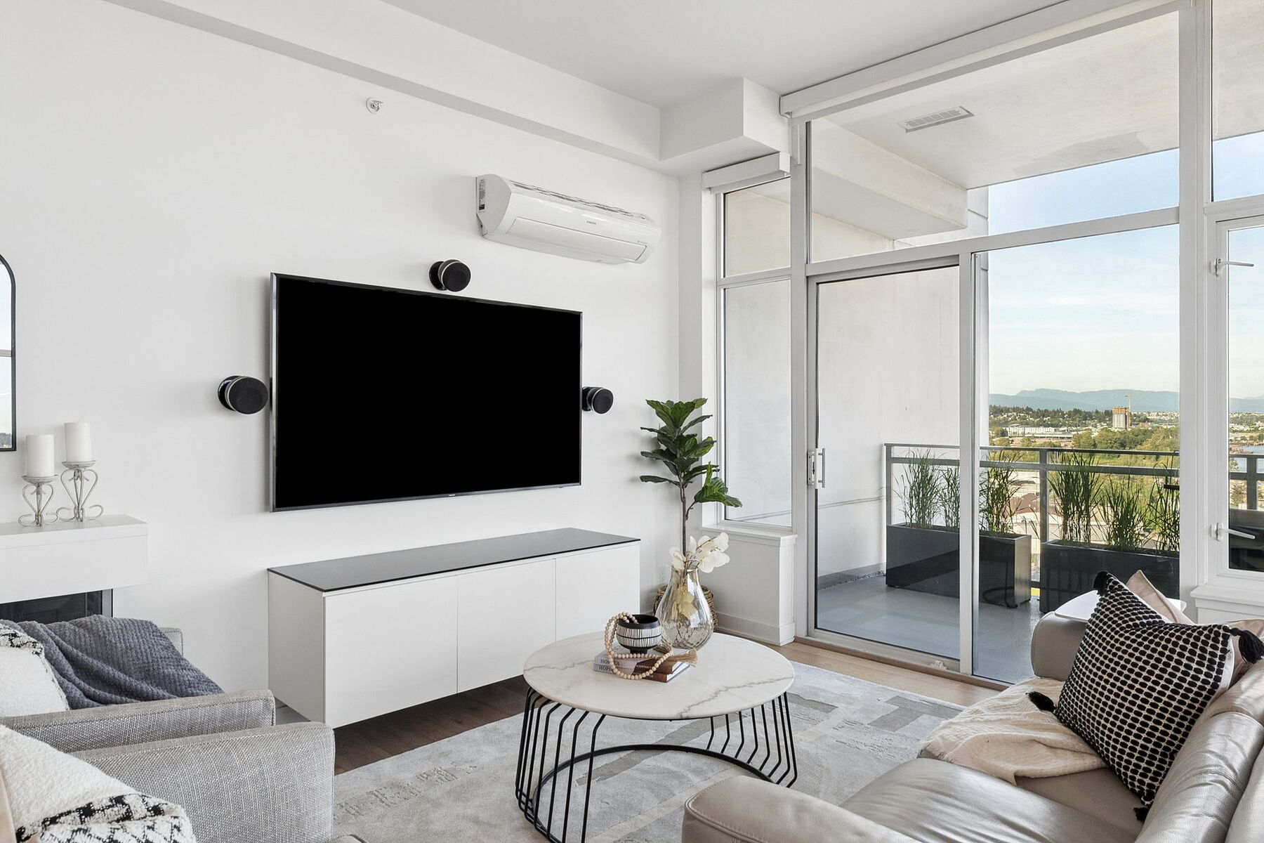  Rooftop Penthouse in New West - 物件實景