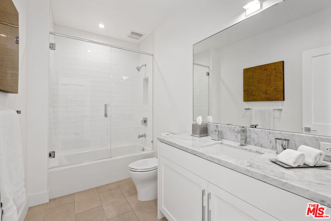 Los Angeles, California, 90077, United States, 5 Bedrooms Bedrooms, ,7 BathroomsBathrooms,Residential,For Sale,1768460