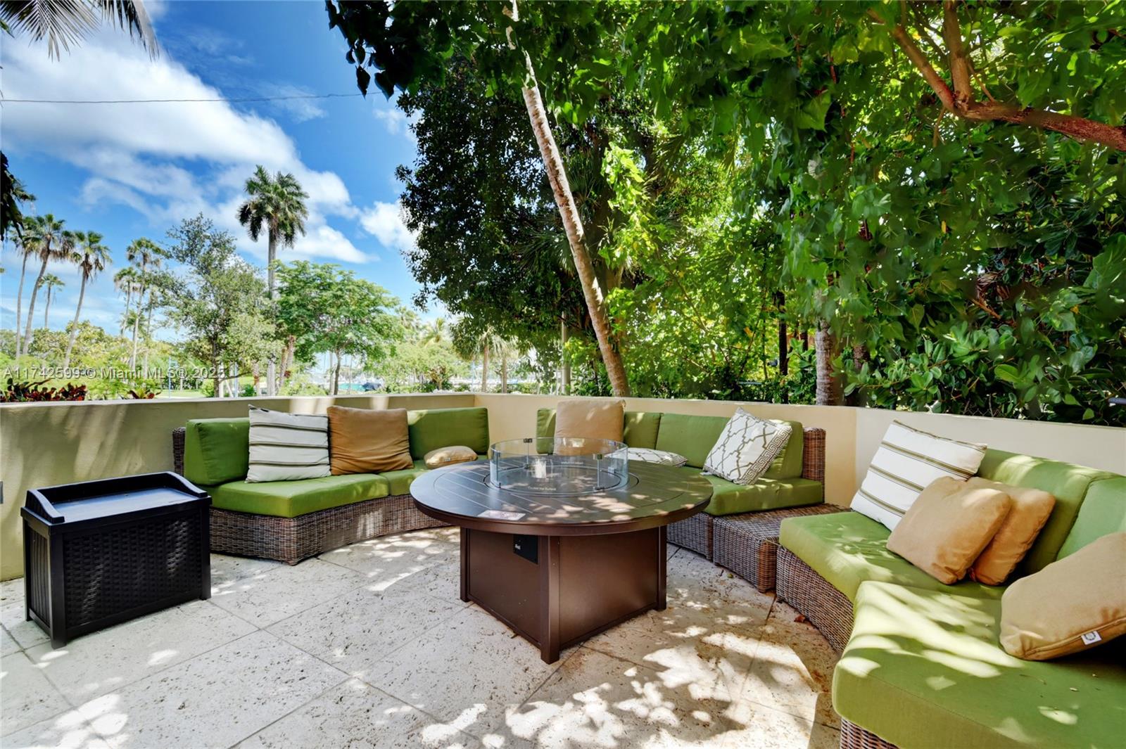 Miami, Florida, 33133, United States, 1 Bedroom Bedrooms, ,1 BathroomBathrooms,Residential,For Sale,1705108