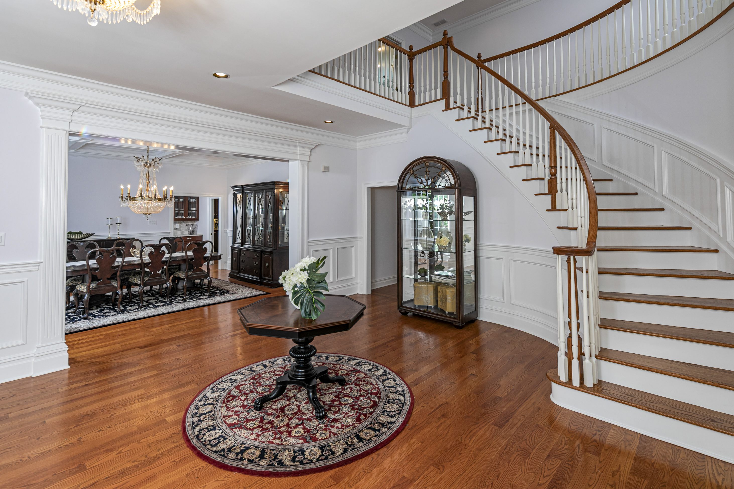  A Custom Home That Knows How to Host - 物件實景