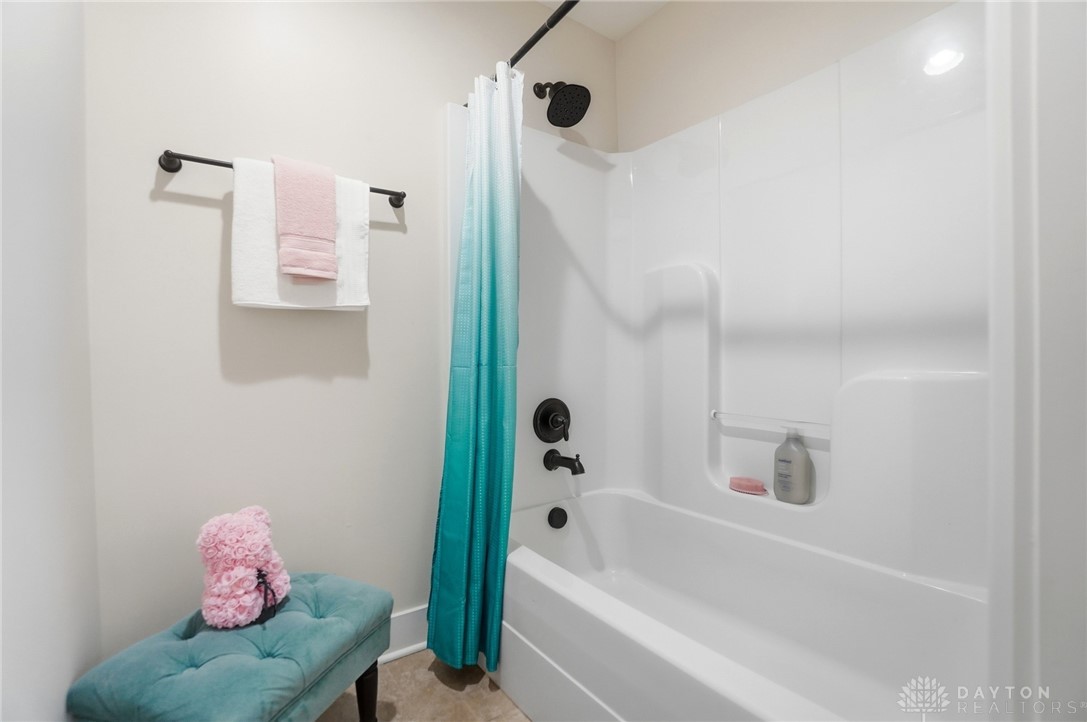 Oakwood, Ohio, 45409, United States, 3 Bedrooms Bedrooms, ,3 BathroomsBathrooms,Residential,For Sale,1991510