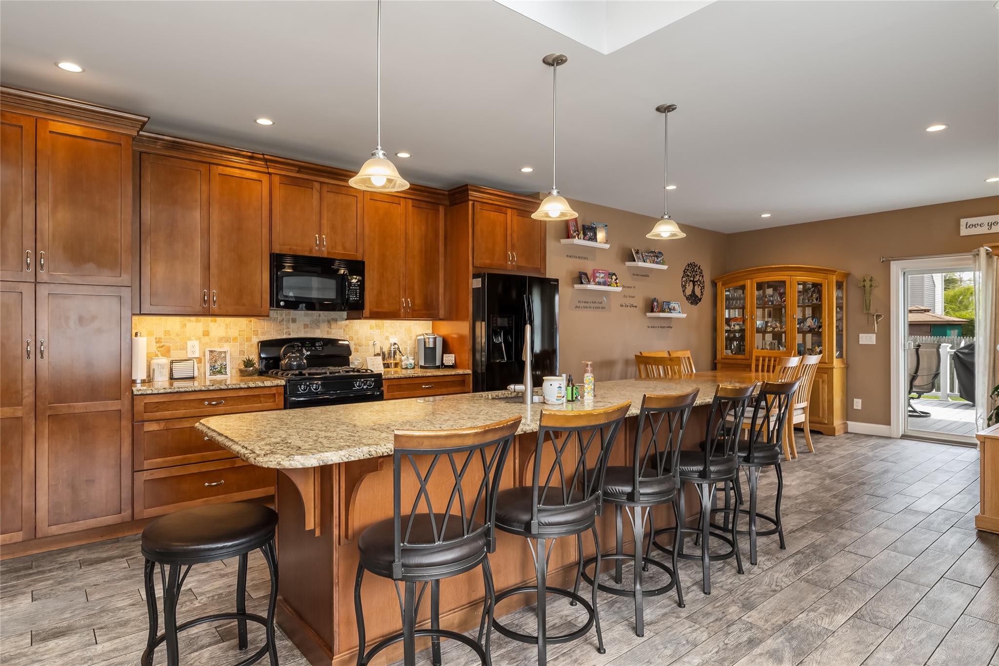 Lindenhurst, New York, 11757, United States, 4 Bedrooms Bedrooms, ,2 BathroomsBathrooms,Residential,For Sale,1935341