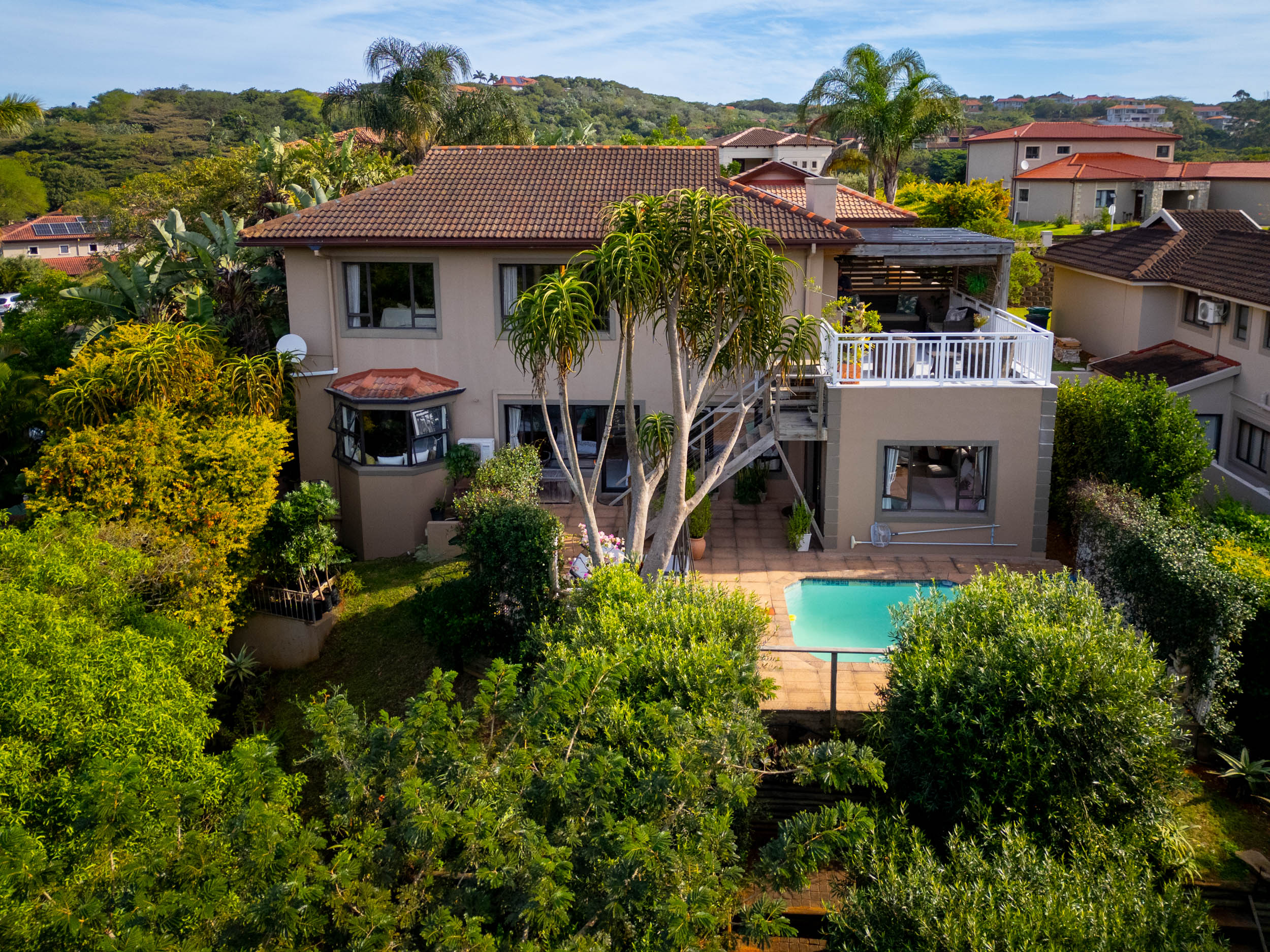  Forest Retreat with Solar Power and Exceptional Outdoor Living in Seaward Estate - 物件實景