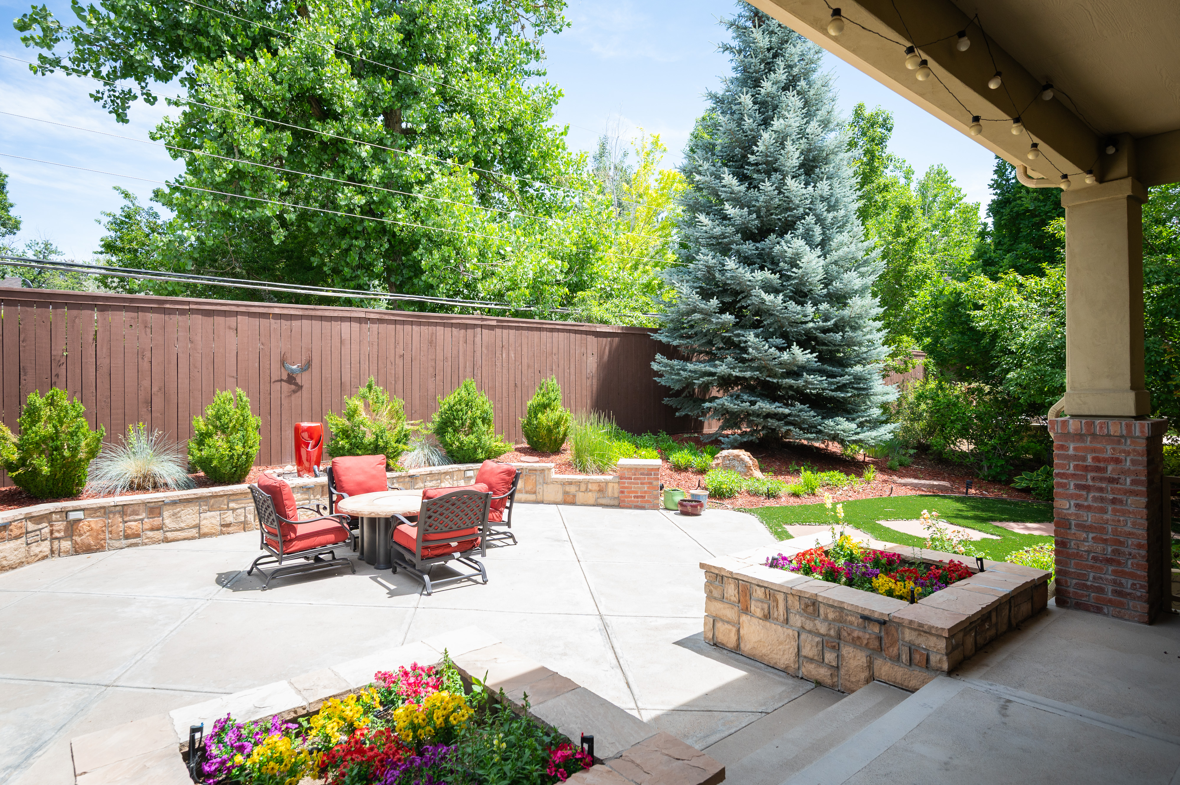  Orchard Park Patio Home with Wolf Kitchen, Spa Suite & Backyard BBQ Oasis - 物件實景