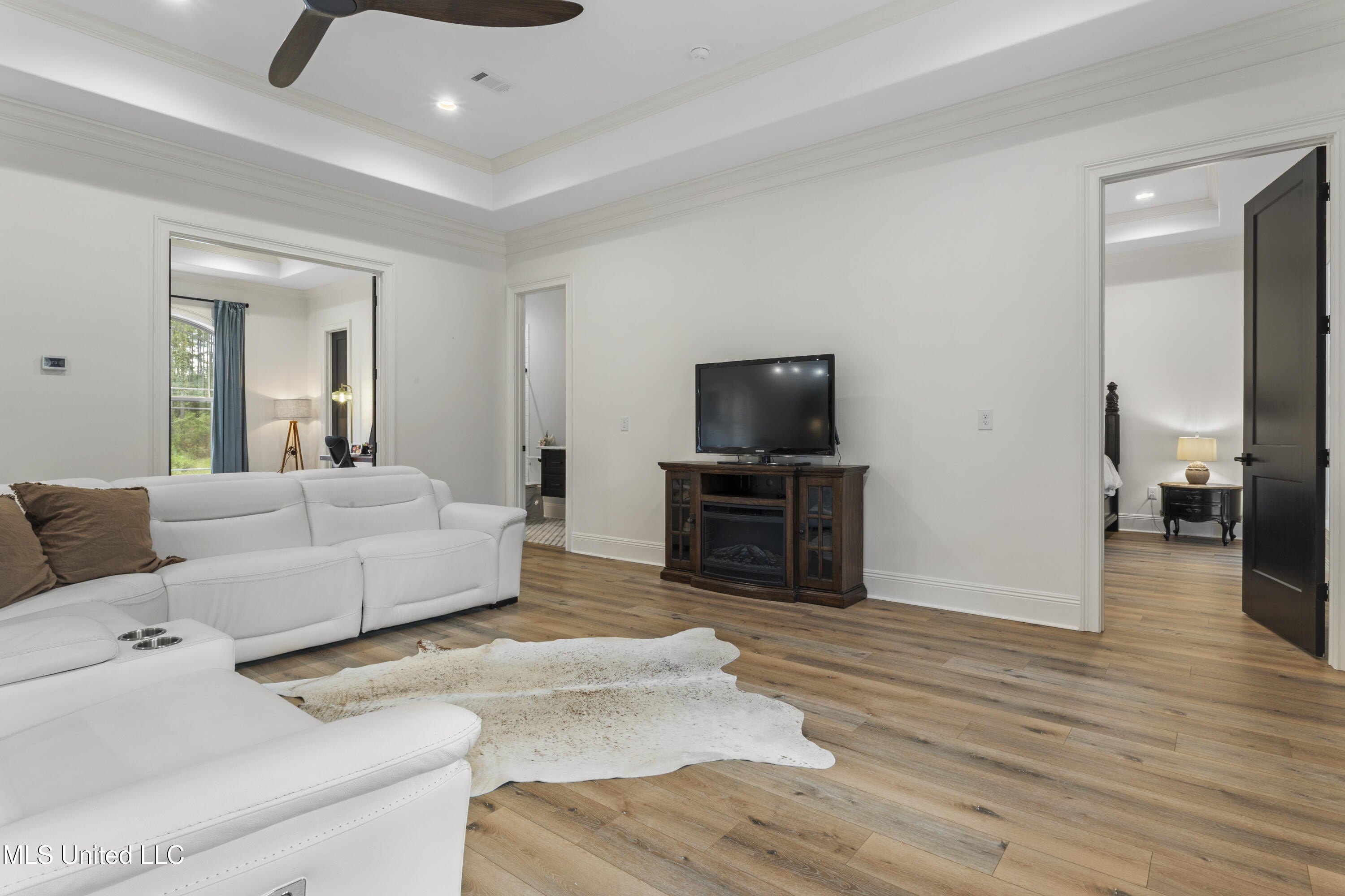 Gulfport, Mississippi, 39503, United States, 5 Bedrooms Bedrooms, ,5 BathroomsBathrooms,Residential,For Sale,1974357