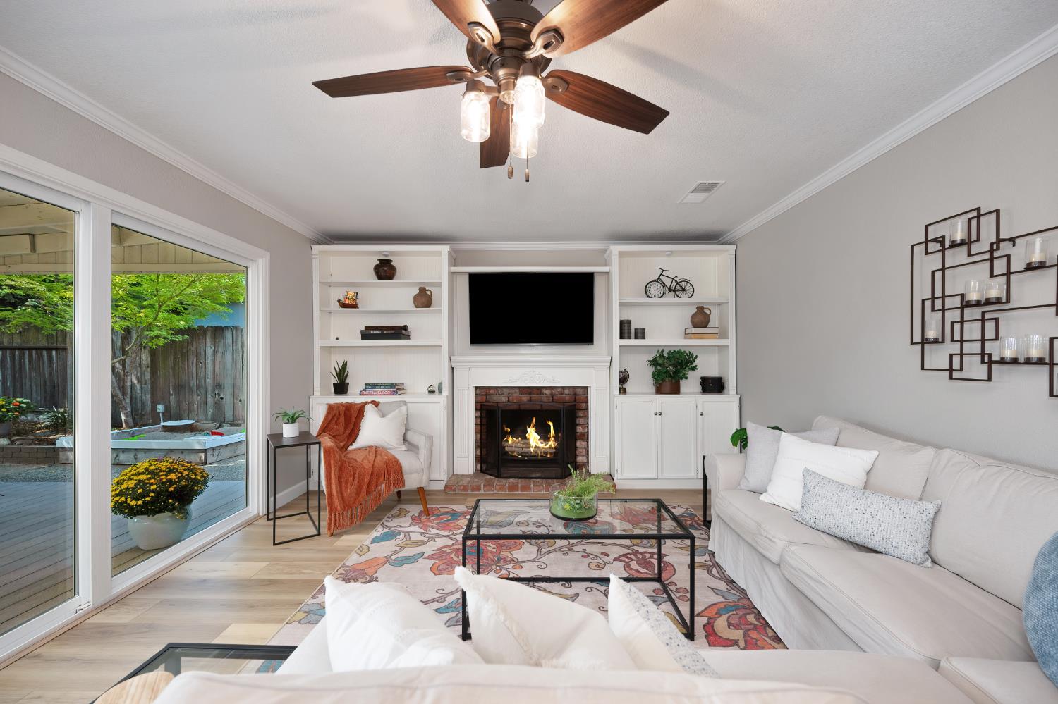 Sacramento, California, 95826, United States, 4 Bedrooms Bedrooms, ,3 BathroomsBathrooms,Residential,For Sale,1939461