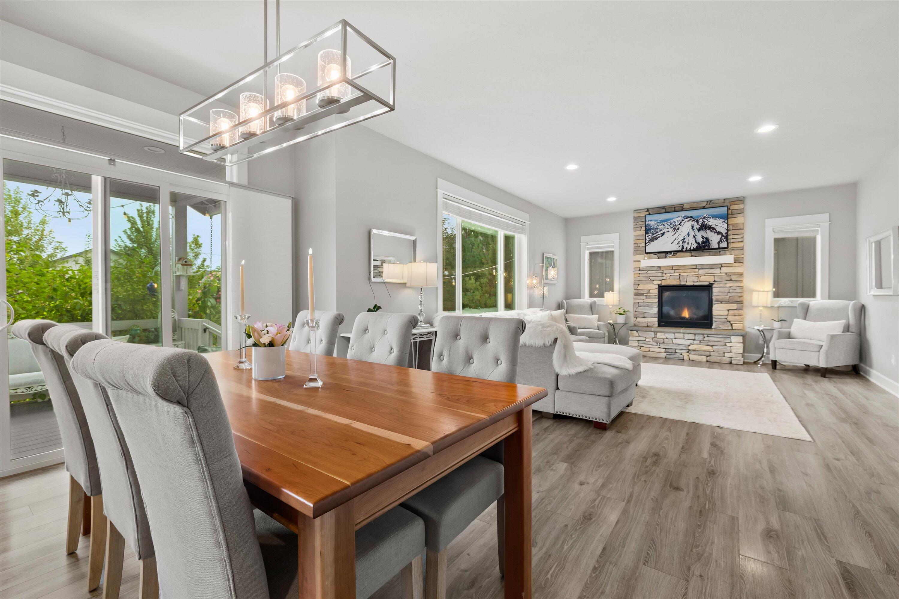 Redmond, Oregon, 97756, United States, 4 Bedrooms Bedrooms, ,3 BathroomsBathrooms,Residential,For Sale,1982797