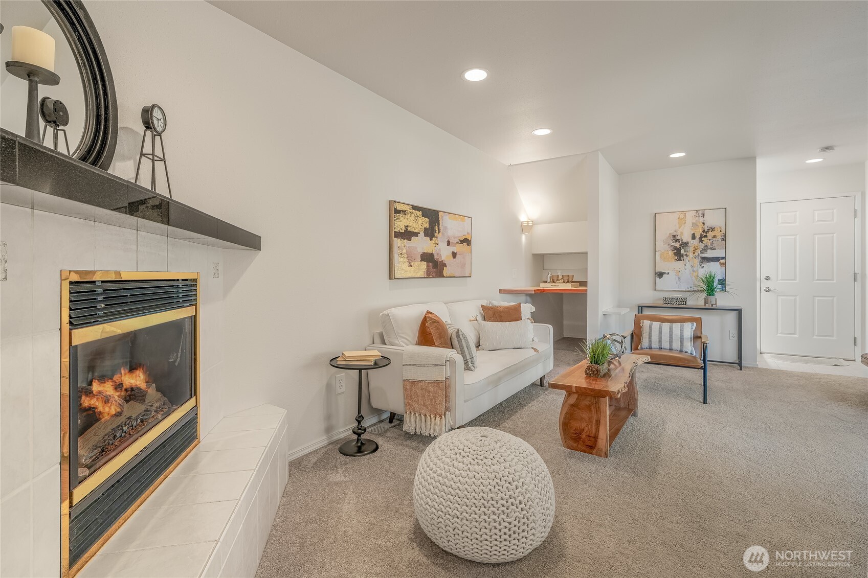 Kirkland, Washington, 98033, United States, 3 Bedrooms Bedrooms, ,2 BathroomsBathrooms,Residential,For Sale,1988237