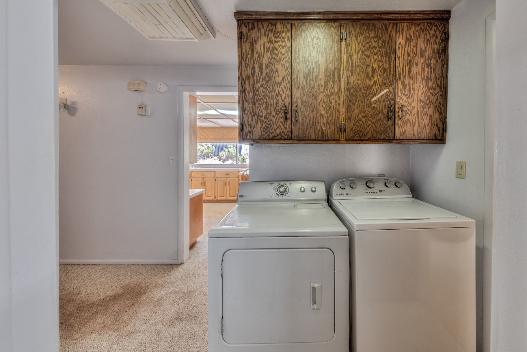  Fixer-Upper Opportunity - Priced to Sell - 物件實景