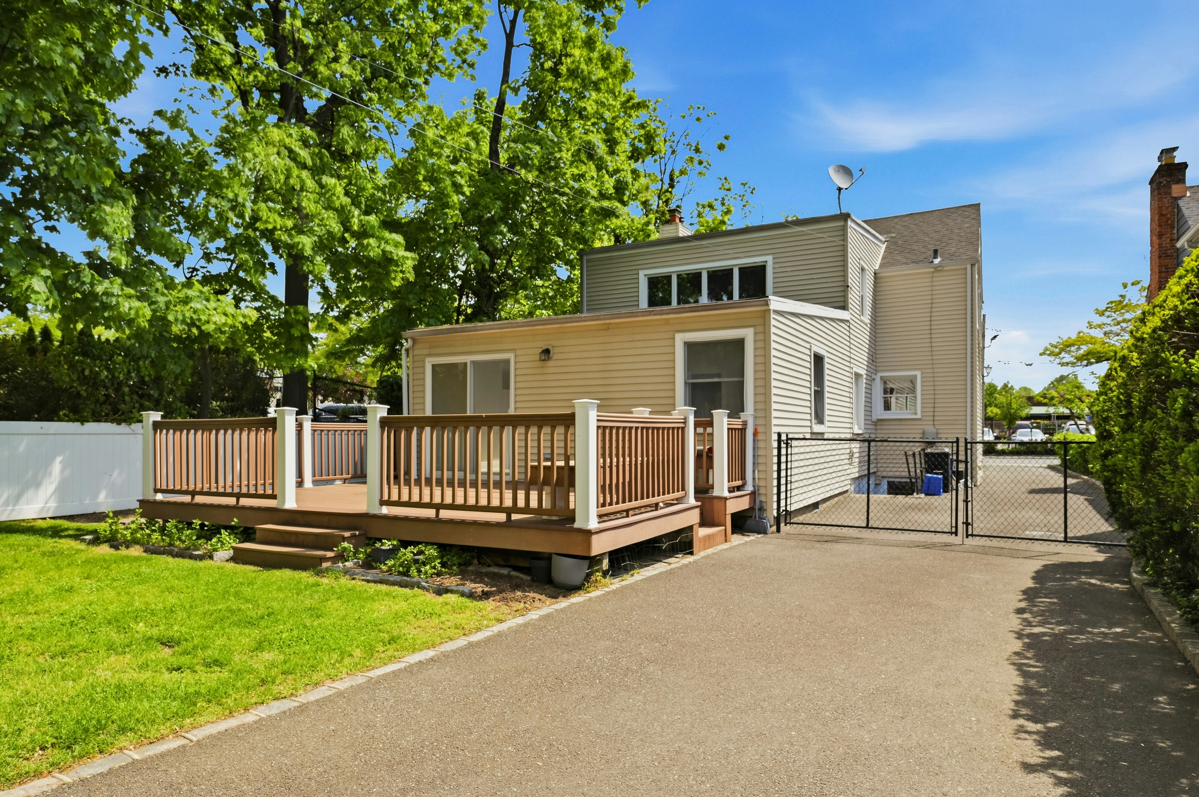  45 Locust Place, Manhasset, NY 11030 - 物件實景