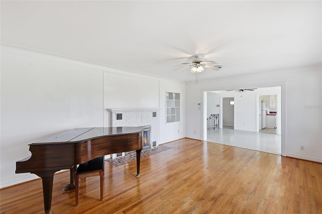 Sarasota, Florida, 34243, United States, 2 Bedrooms Bedrooms, ,2 BathroomsBathrooms,Residential,For Sale,1989484