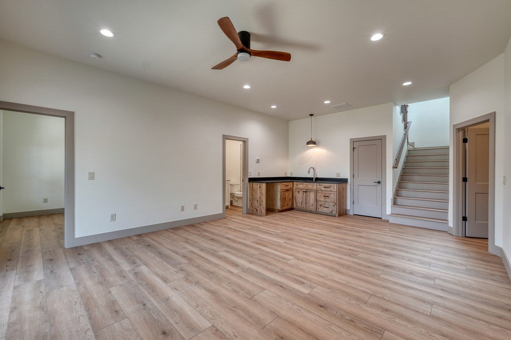Hayesville, North Carolina, 28904, United States, 3 Bedrooms Bedrooms, ,4 BathroomsBathrooms,Residential,For Sale,1839913