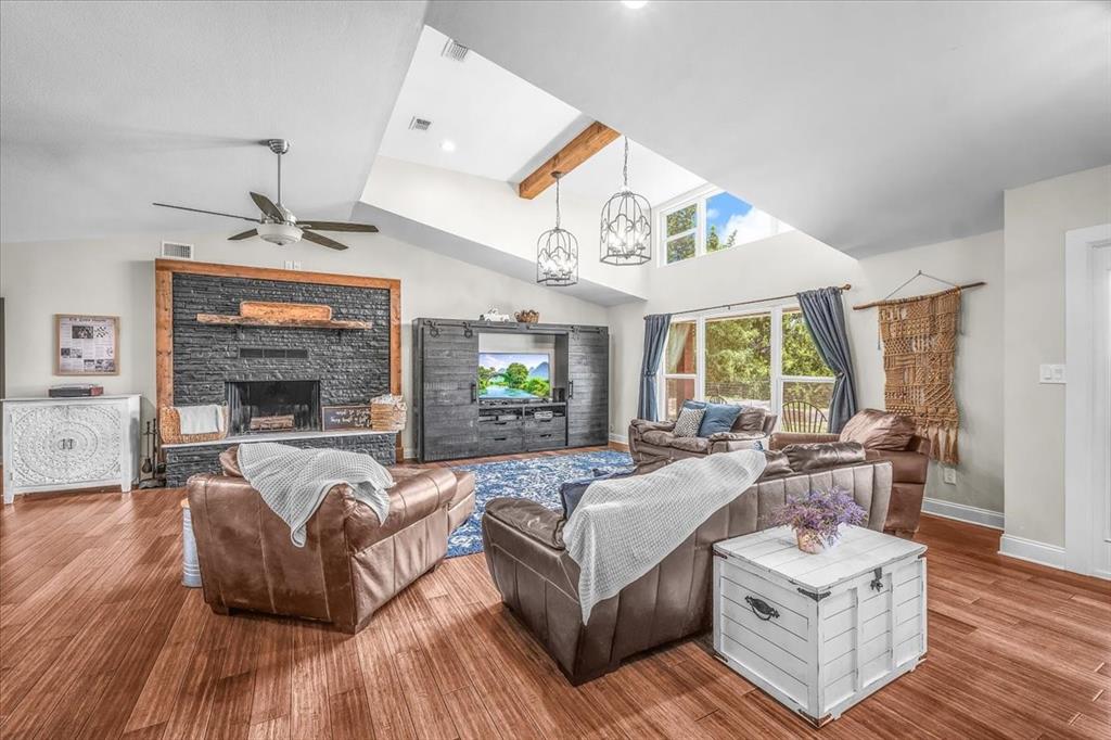 Weatherford, Texas, 76086, United States, 4 Bedrooms Bedrooms, ,3 BathroomsBathrooms,Residential,For Sale,1944820