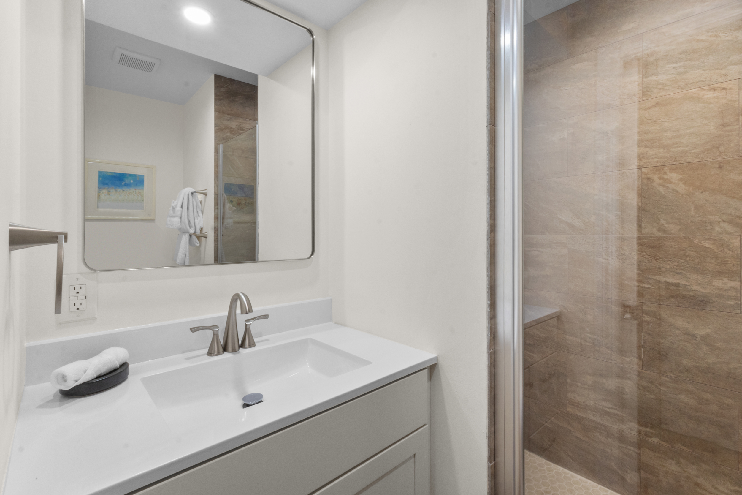 Longboat Key, Florida, 34228, United States, 2 Bedrooms Bedrooms, ,2 BathroomsBathrooms,Residential,For Sale,2036968