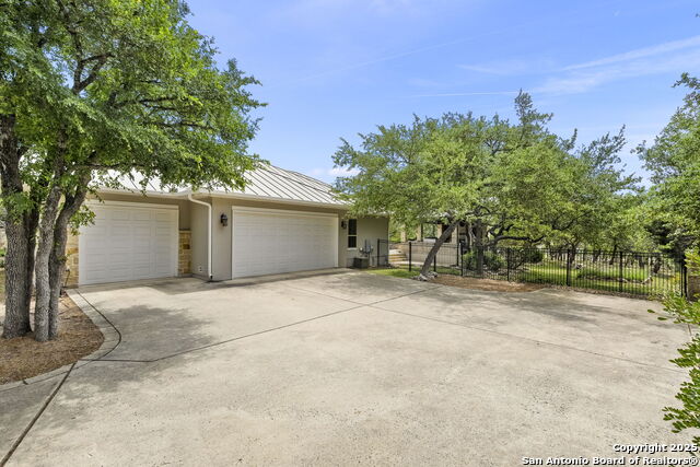 Boerne, Texas, 78015, United States, 5 Bedrooms Bedrooms, ,5 BathroomsBathrooms,Residential,For Sale,1784913