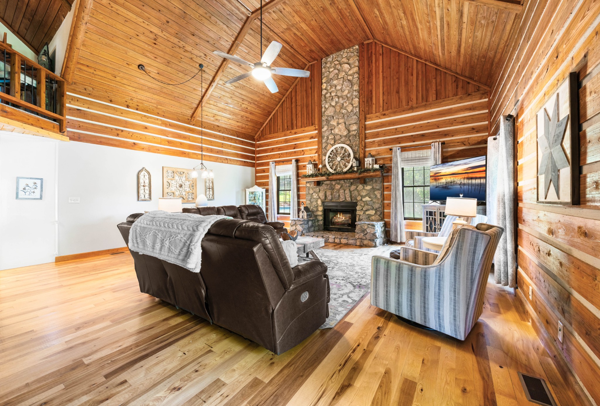 Dover, Tennessee, 37058, United States, 4 Bedrooms Bedrooms, ,3 BathroomsBathrooms,Residential,For Sale,1915564