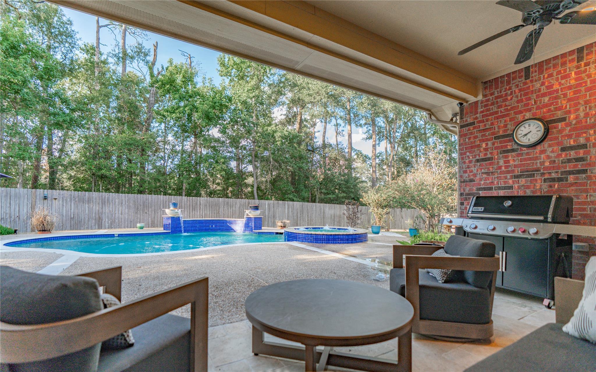 Conroe, Texas, 77302, United States, 4 Bedrooms Bedrooms, ,4 BathroomsBathrooms,Residential,For Sale,1982610